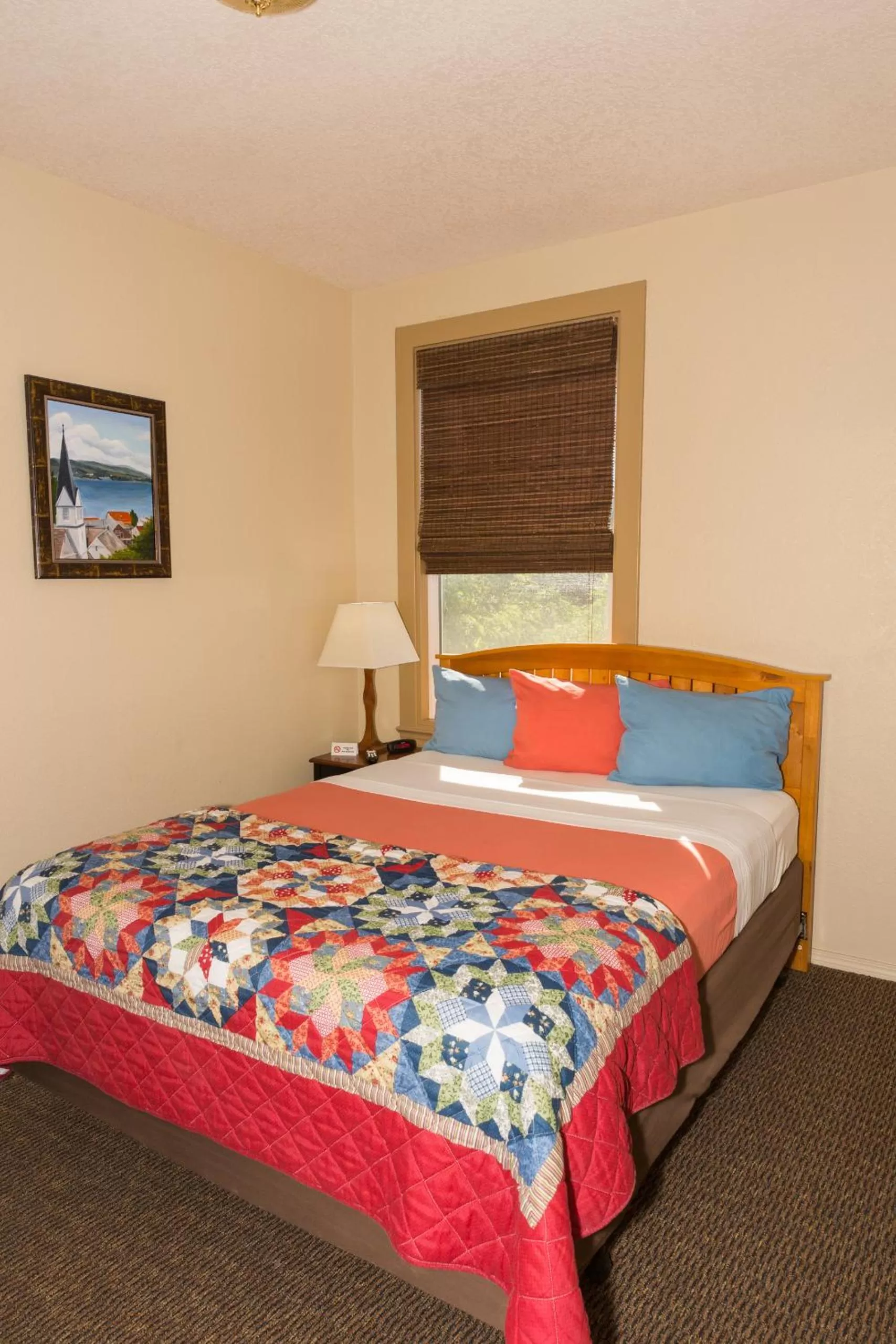 Bedroom in Hotel Cathlamet