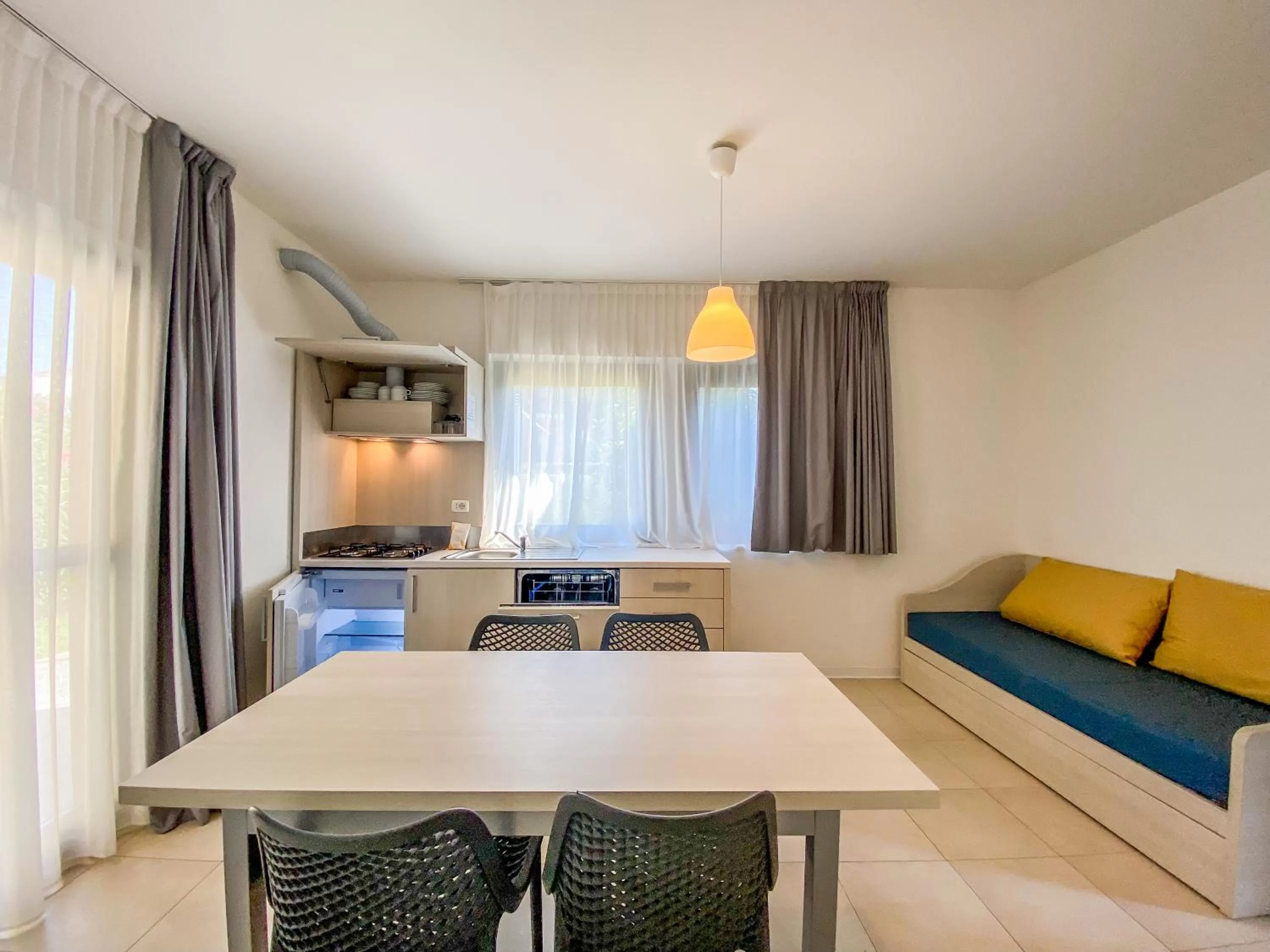 Kitchen or kitchenette in Belvedere Village