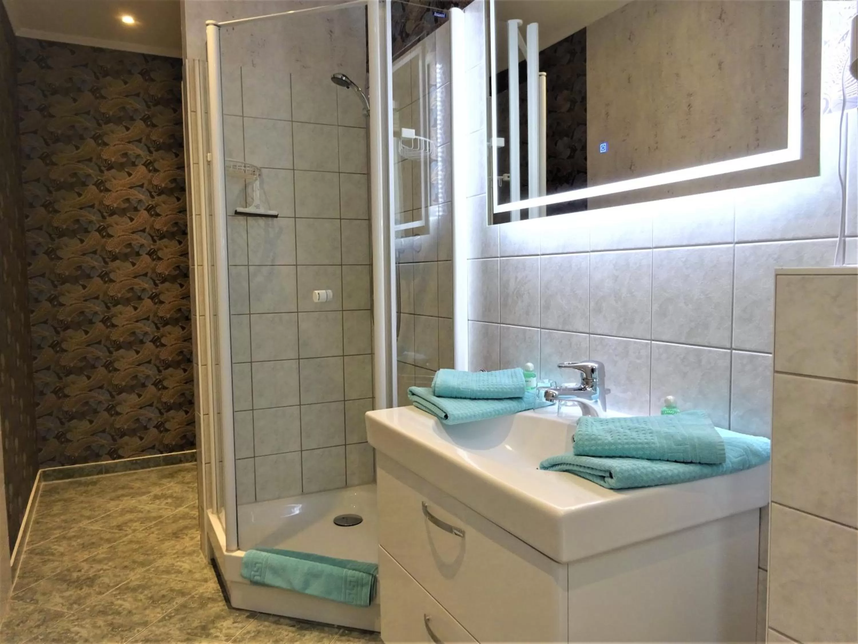 Bathroom in Hotel Pension Zur Fährbrücke