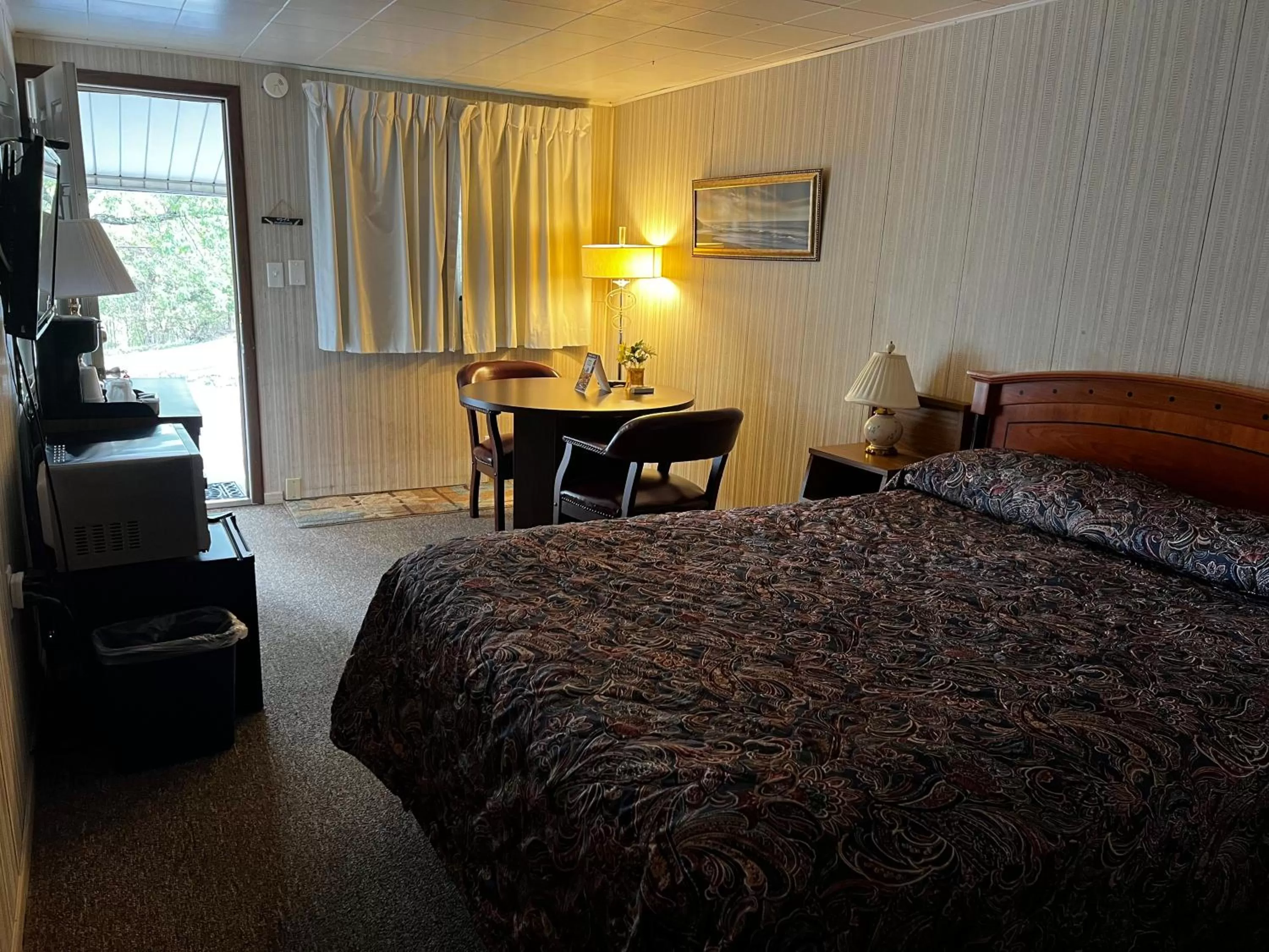 Bed in Hopwood Motel