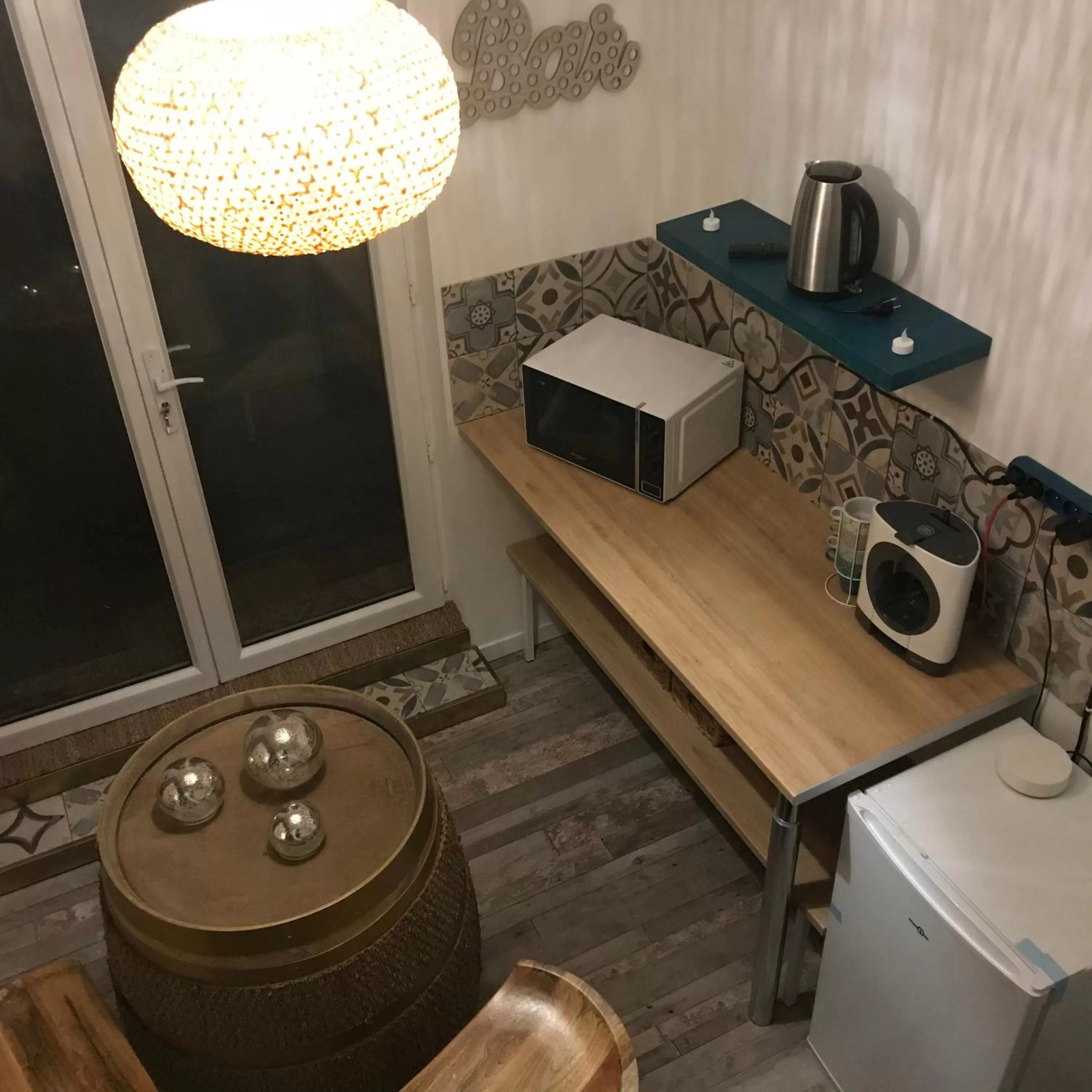 Kitchen or kitchenette in Aux 3 Nuances Suites Privatives & Spa