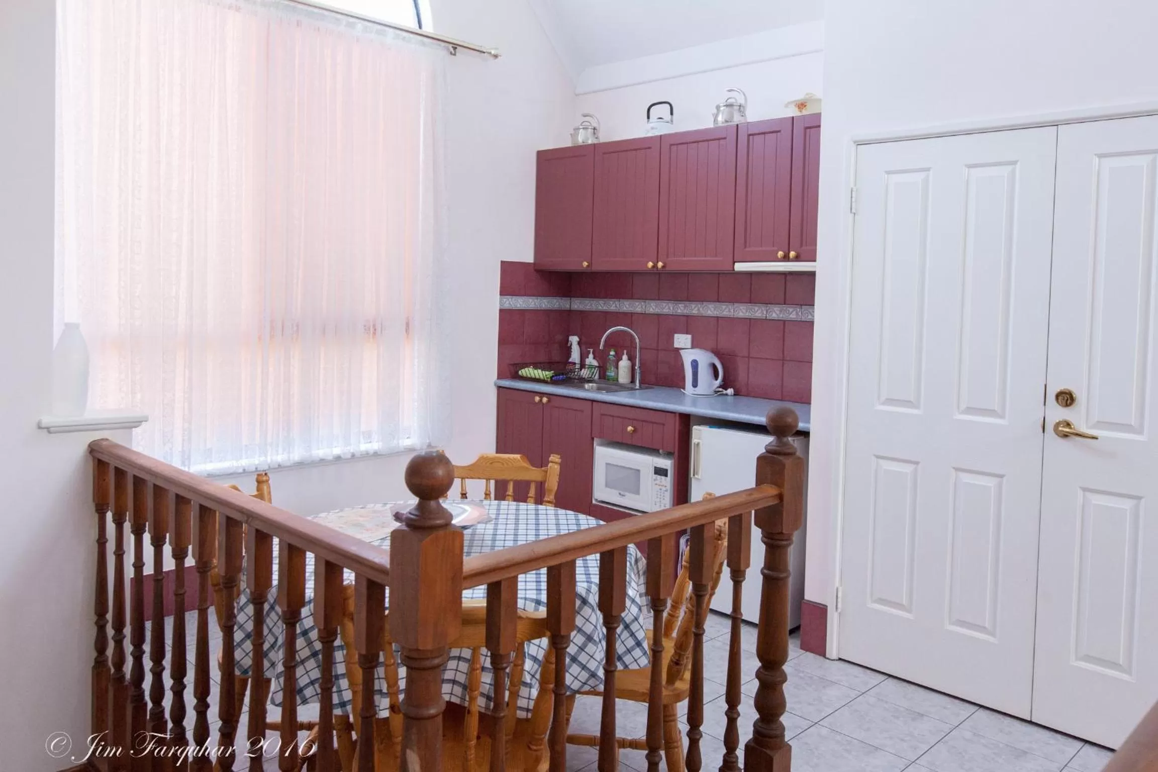 Kitchen or kitchenette in Aarn House B&B Airport Accommodation