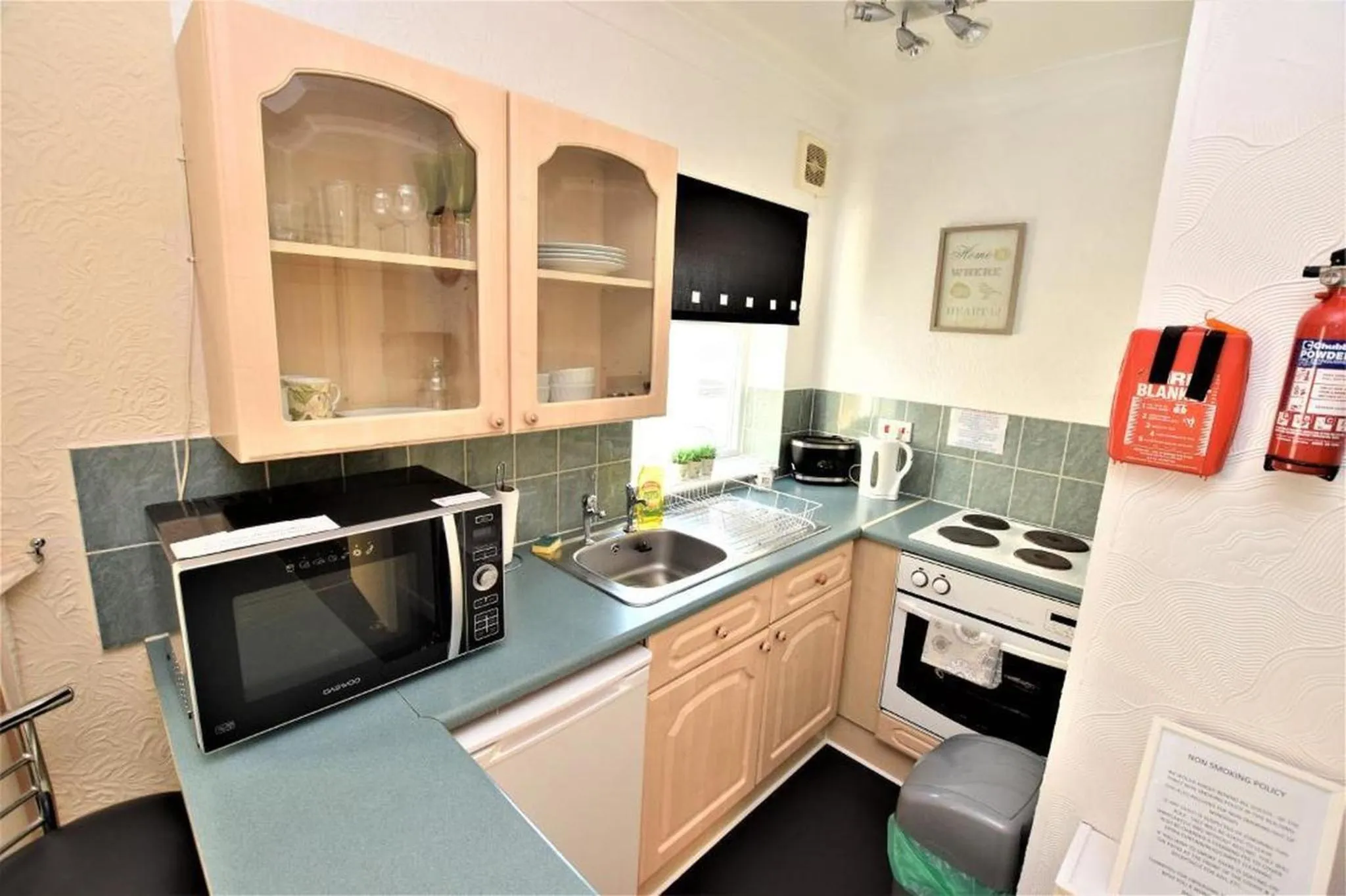 Kitchen or kitchenette in Bridle Lodge Apartments