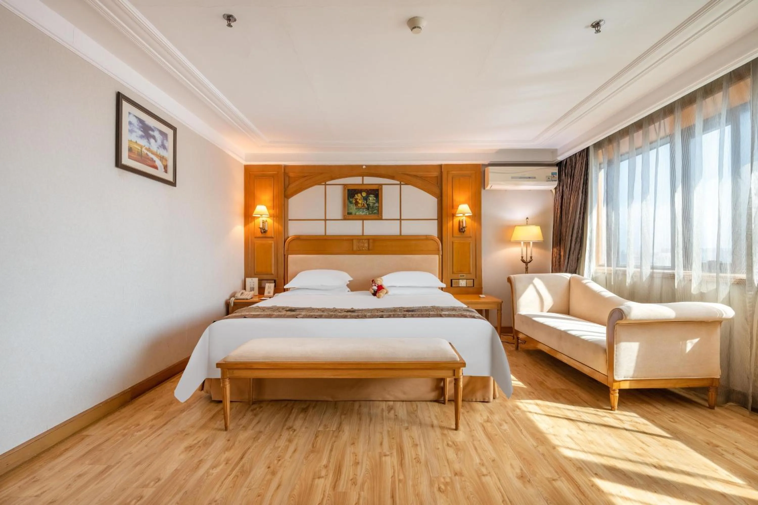 Bedroom, Bed in Hotel Silverland