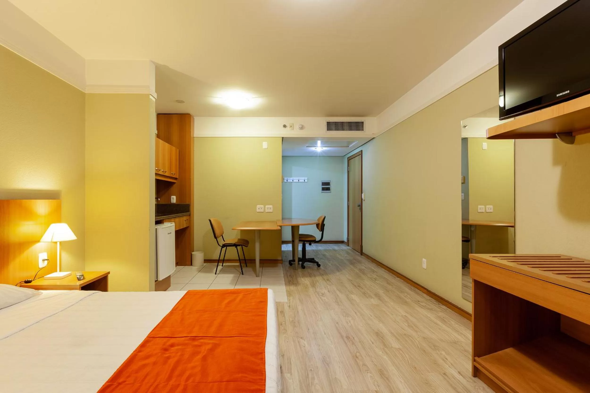 Bedroom, Bed in Tri Hotel Executive Caxias