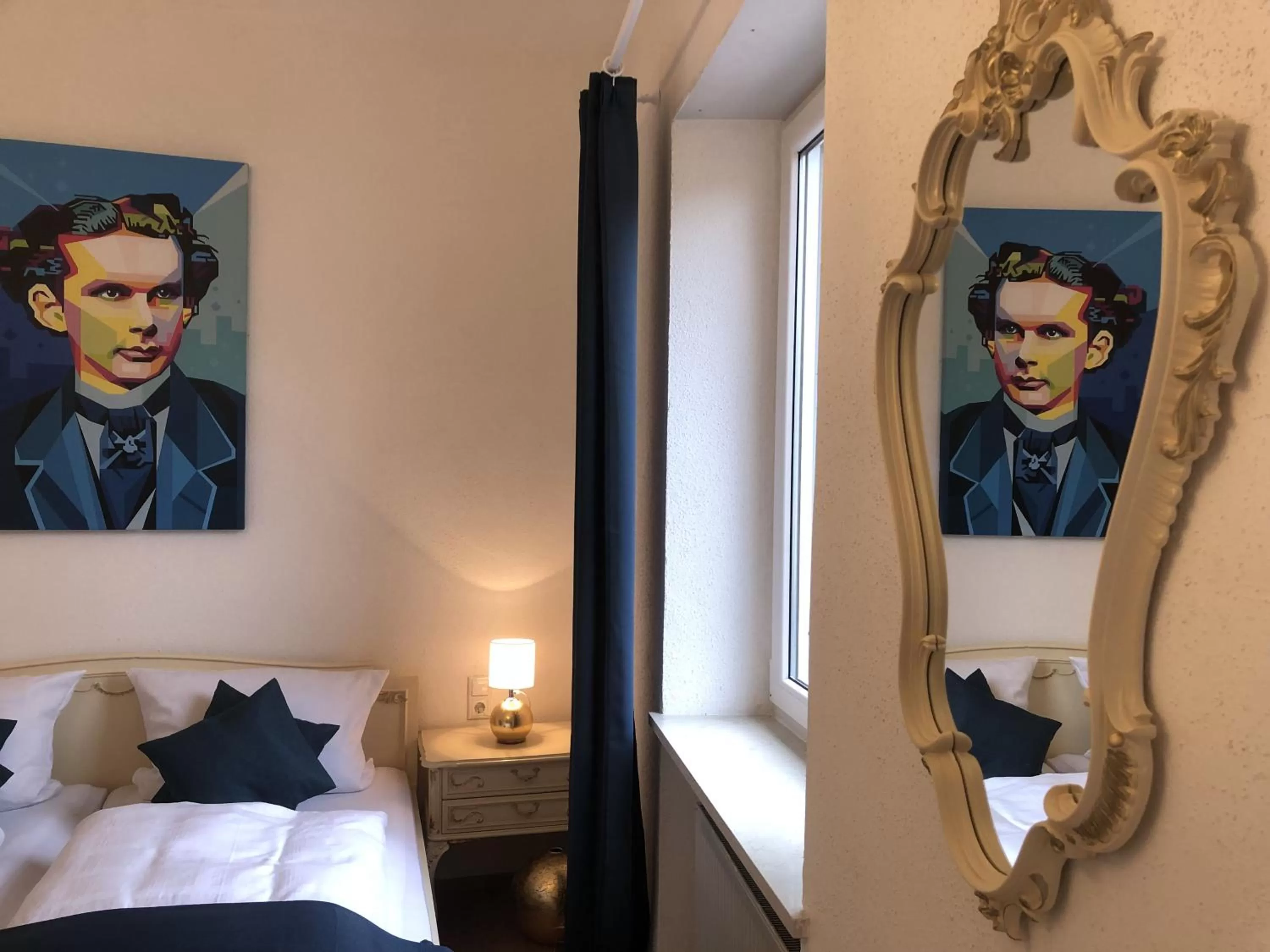 Bed in Pension und Ferienwohnung Frech