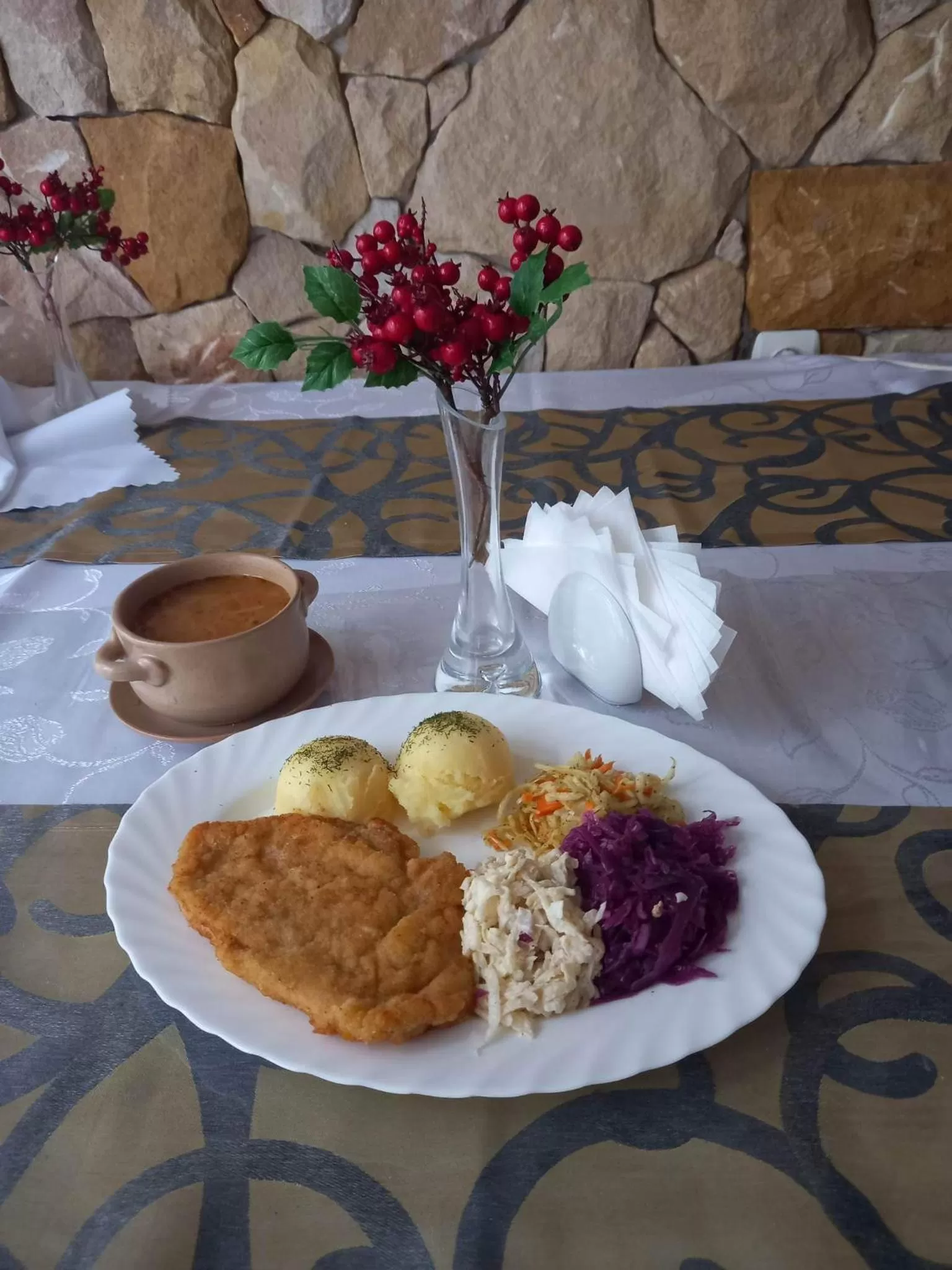Lunch in Ośrodek Konferencyjno-Wypoczynkowy "Krucze Skały" w Karpaczu