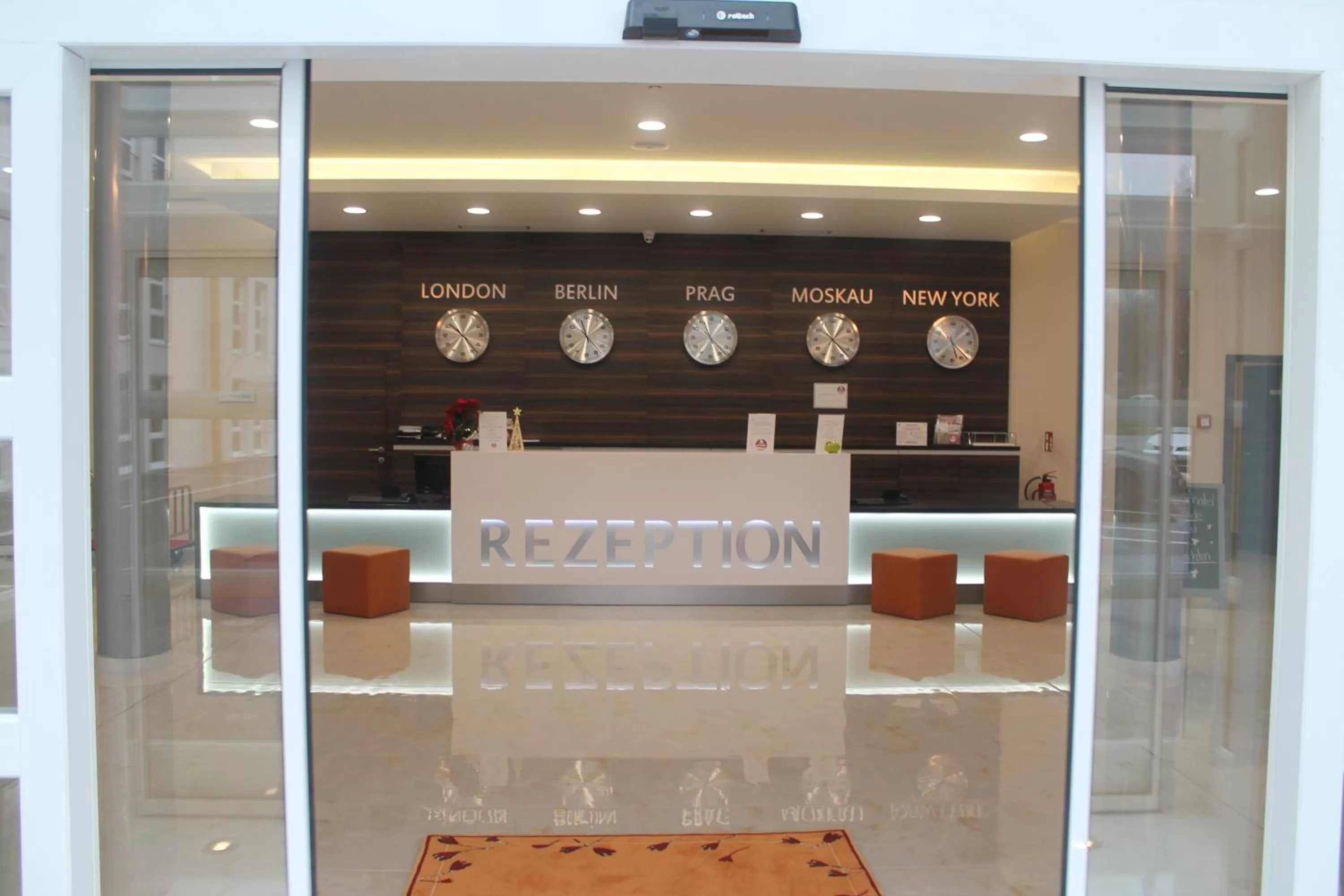 Lobby or reception in Kurhotel Pyramide Sibyllenbad