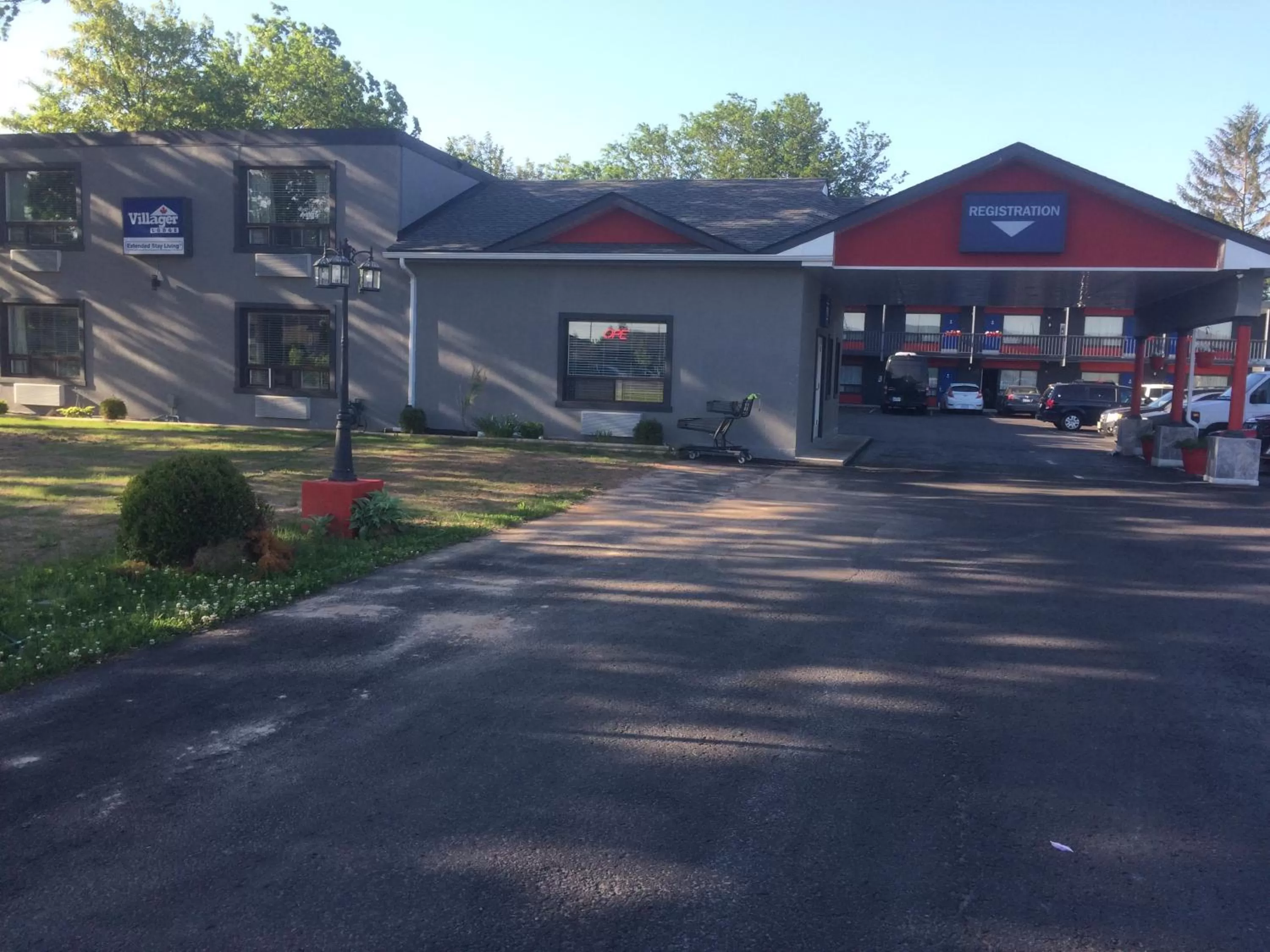 Property building in Villager Lodge Niagara Falls