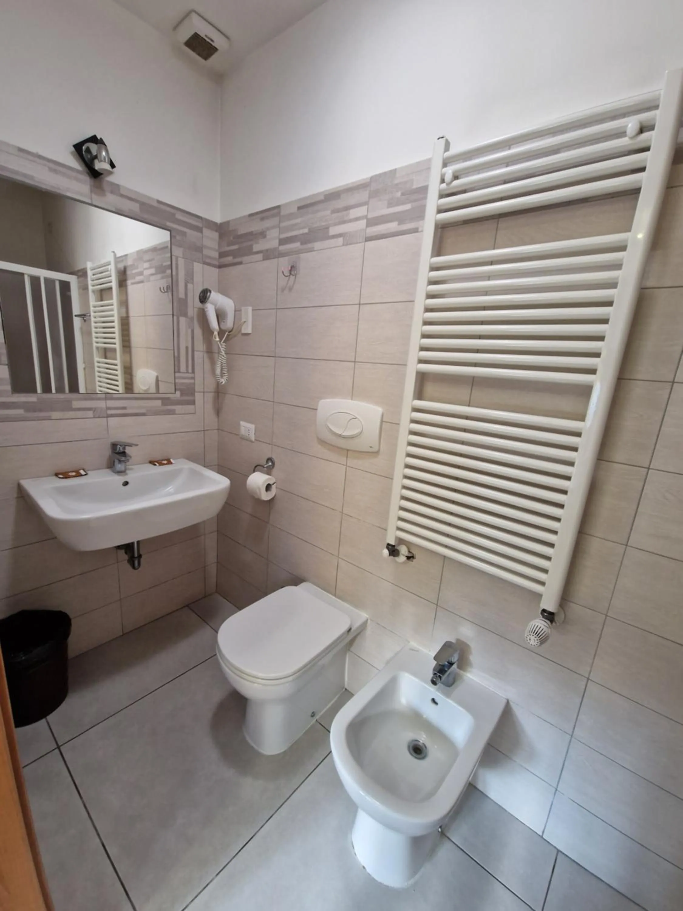 Bathroom in Hotel Bonola