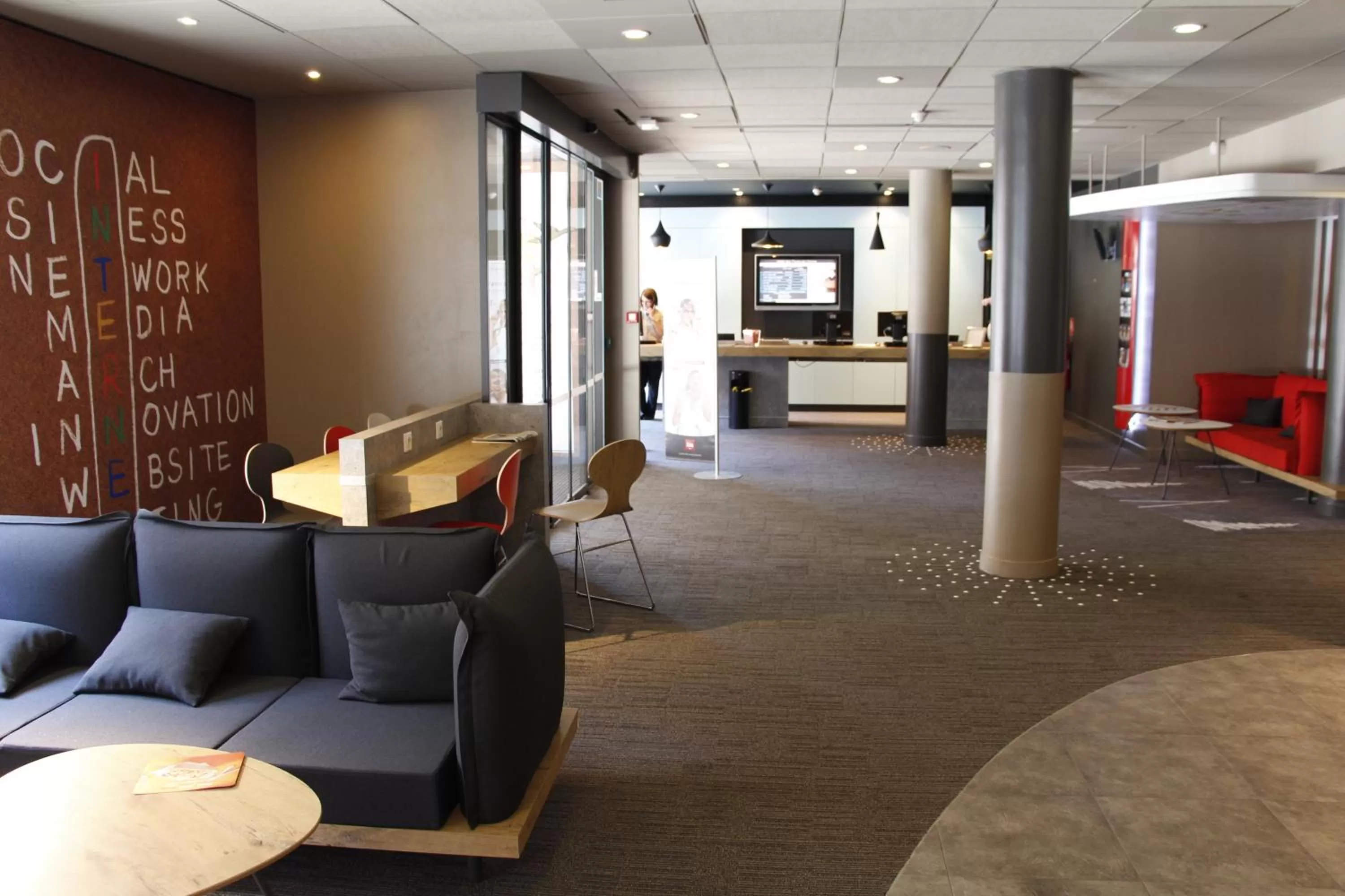 Lobby or reception in ibis Toulouse Centre