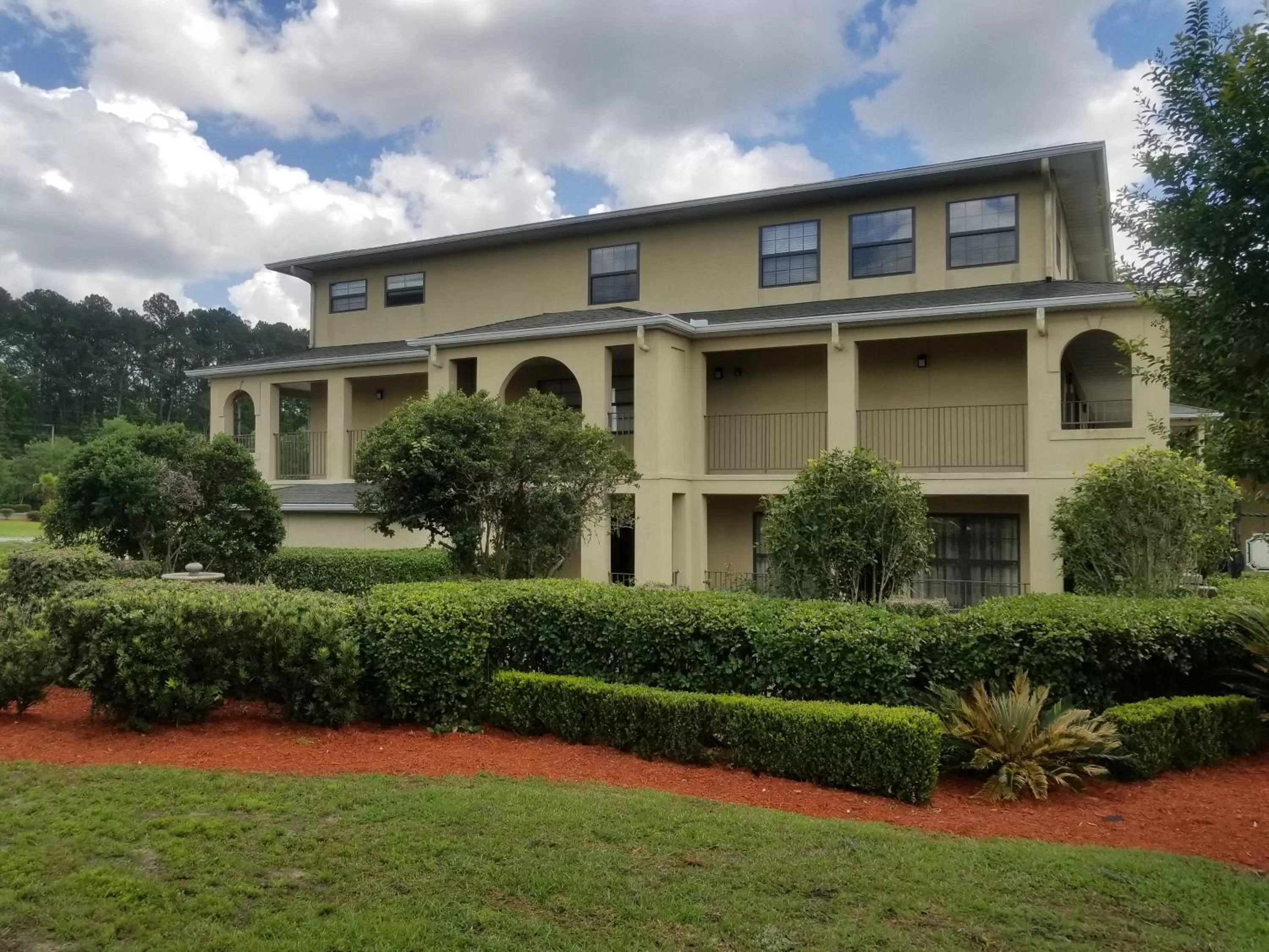 Property building in Inn at Mulberry Grove