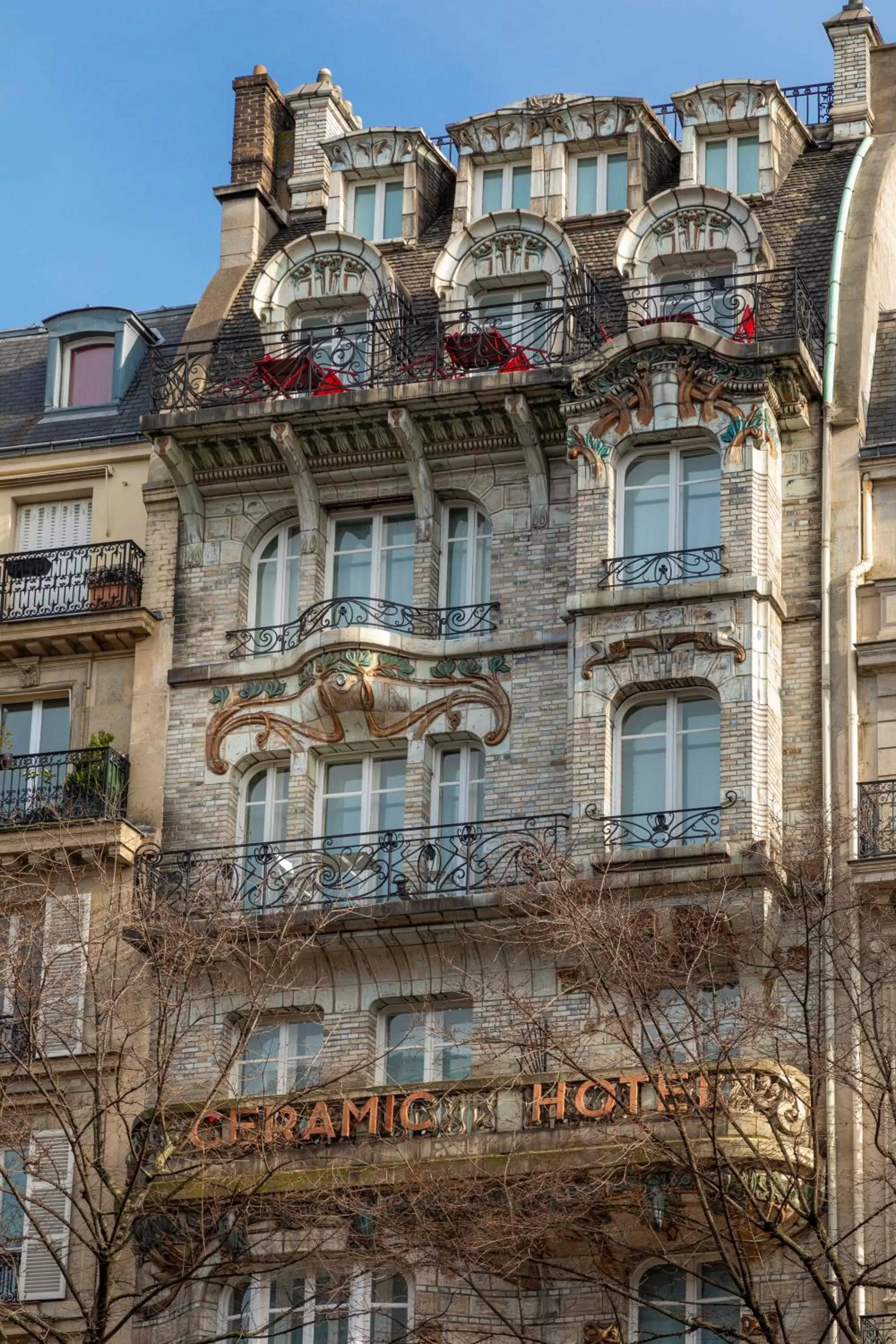 Property building in Elysées Ceramic