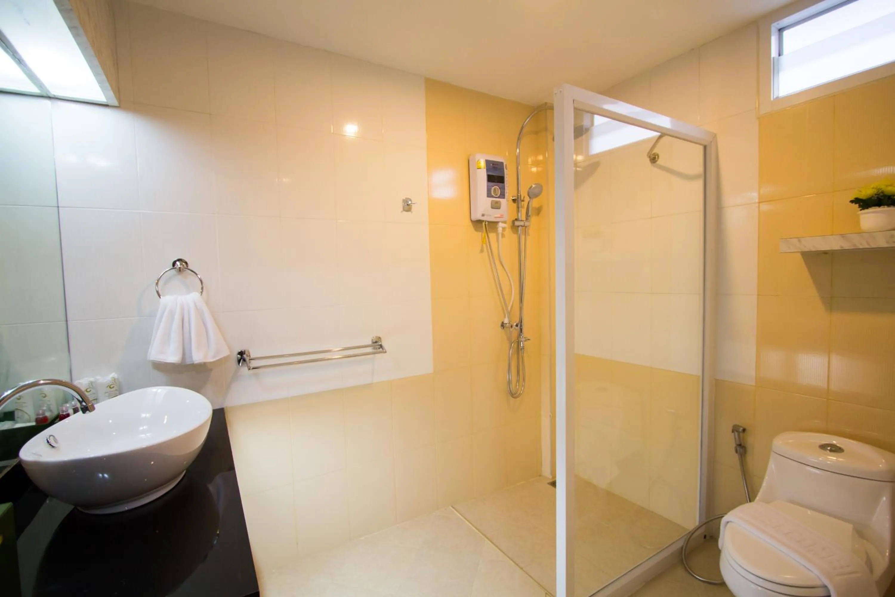 Shower in The Lion King Hotel Udonthani