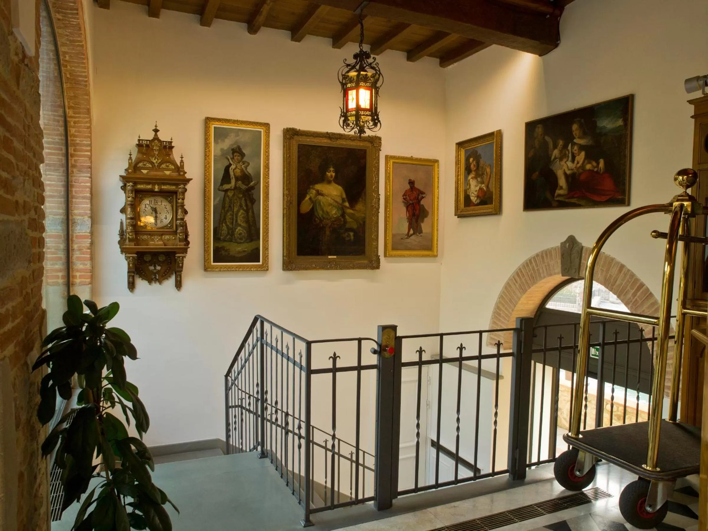 Lobby or reception in Hotel Mulino di Firenze - WorldHotels Crafted