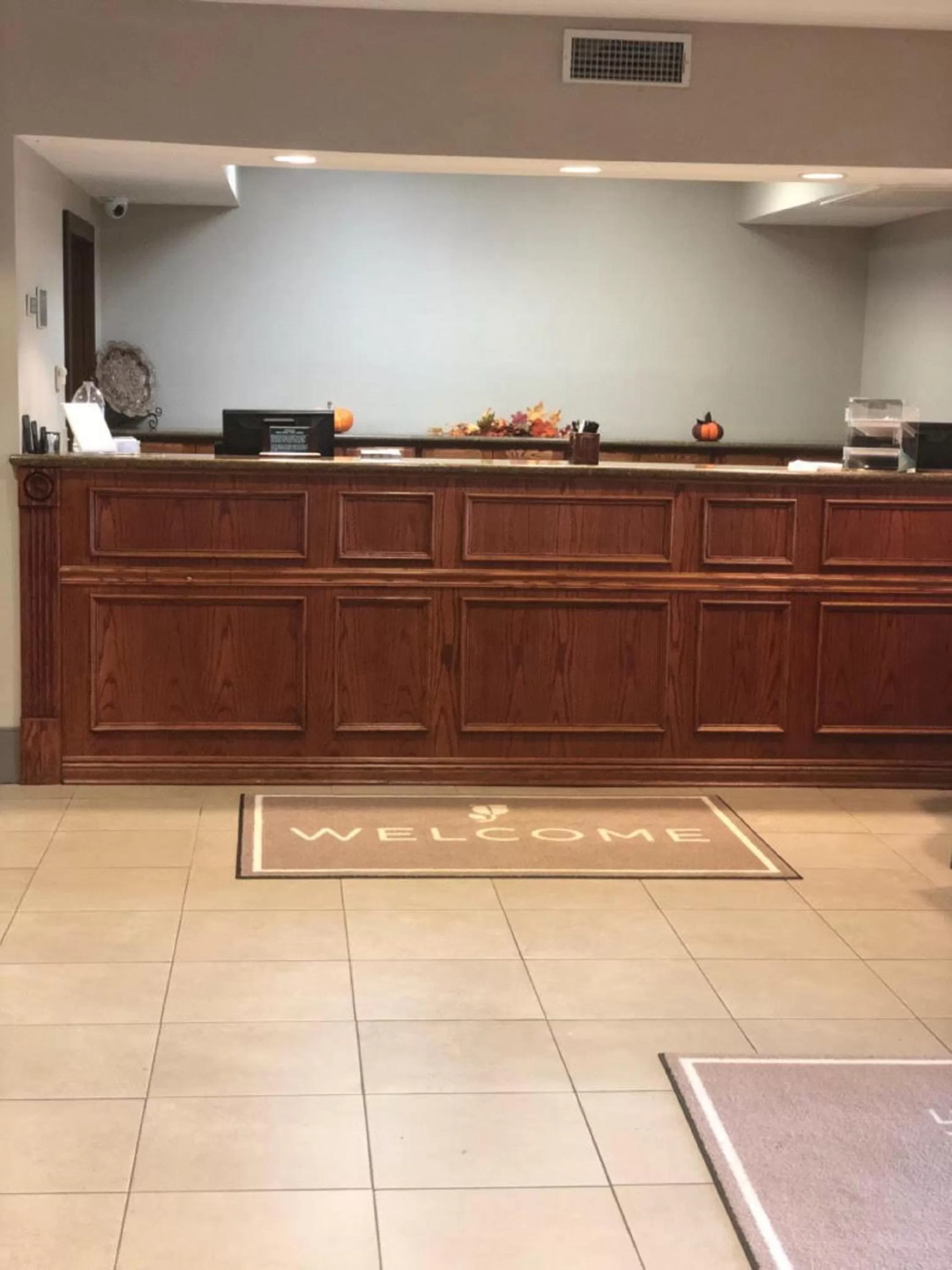 Lobby or reception in Country Inn & Suites by Radisson, Hot Springs, AR