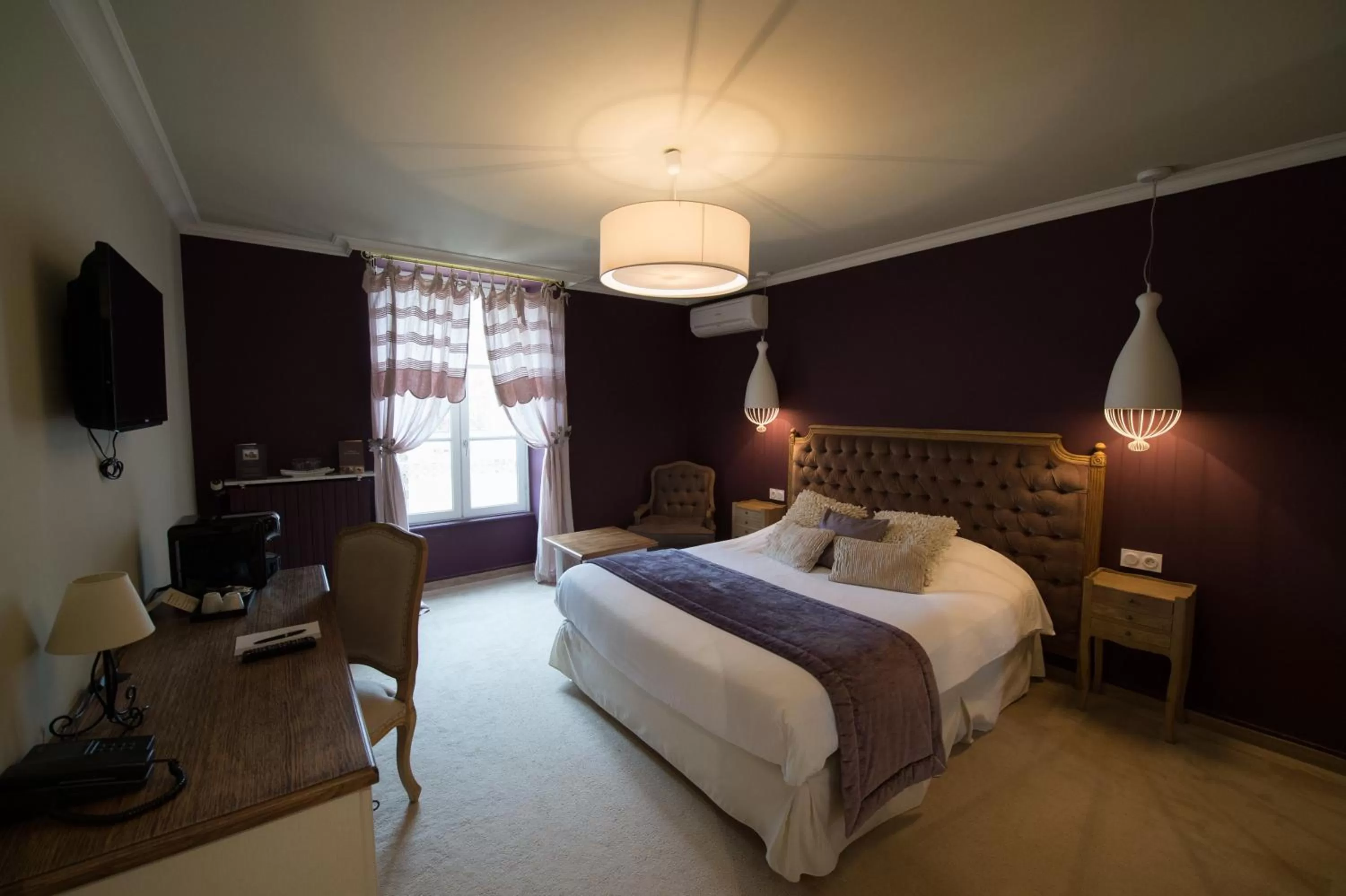 Bedroom, Bed in Chateau du Clos de la Ribaudiere - Teritoria