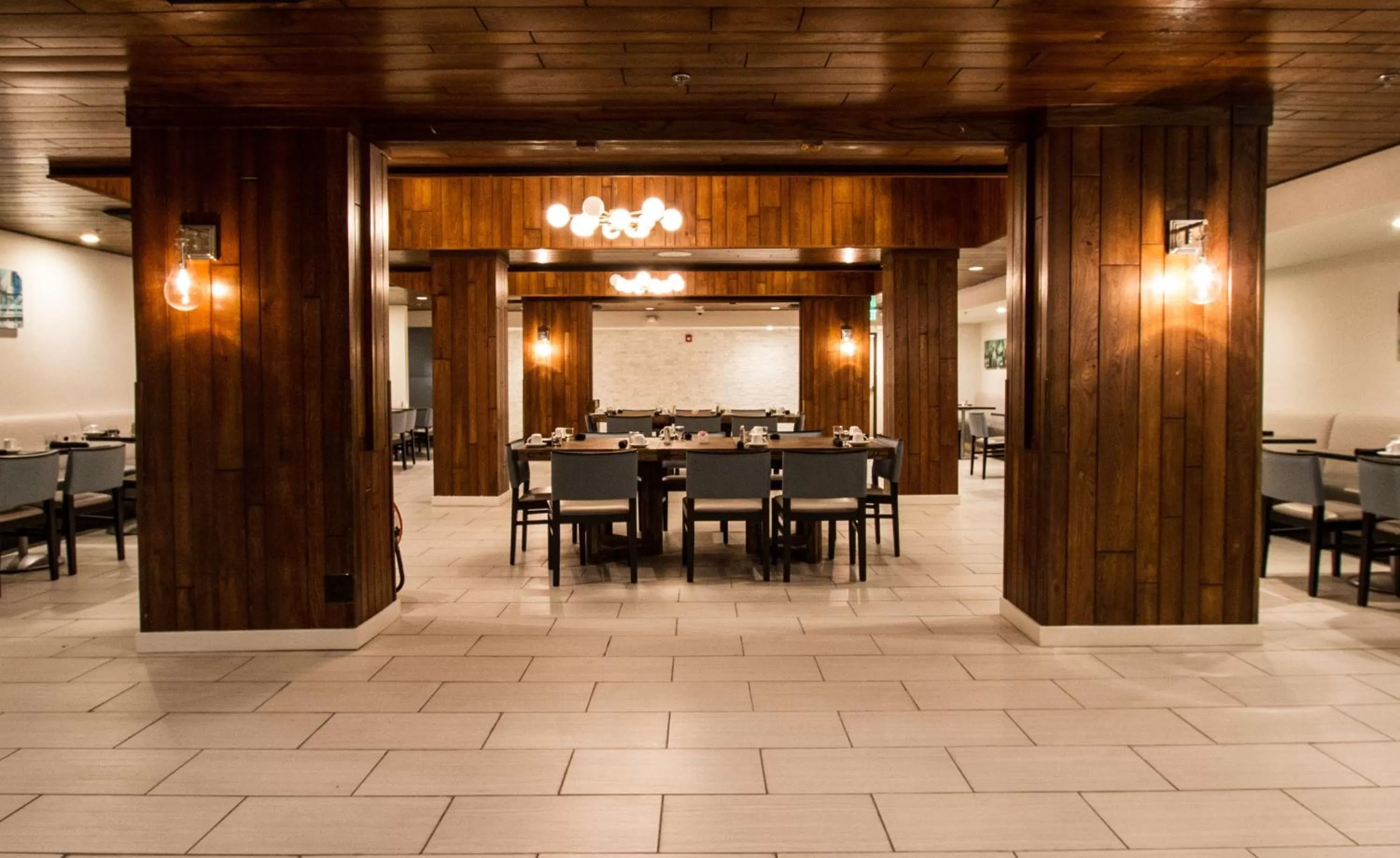 Restaurant/places to eat in Holiday Inn Victorville by IHG