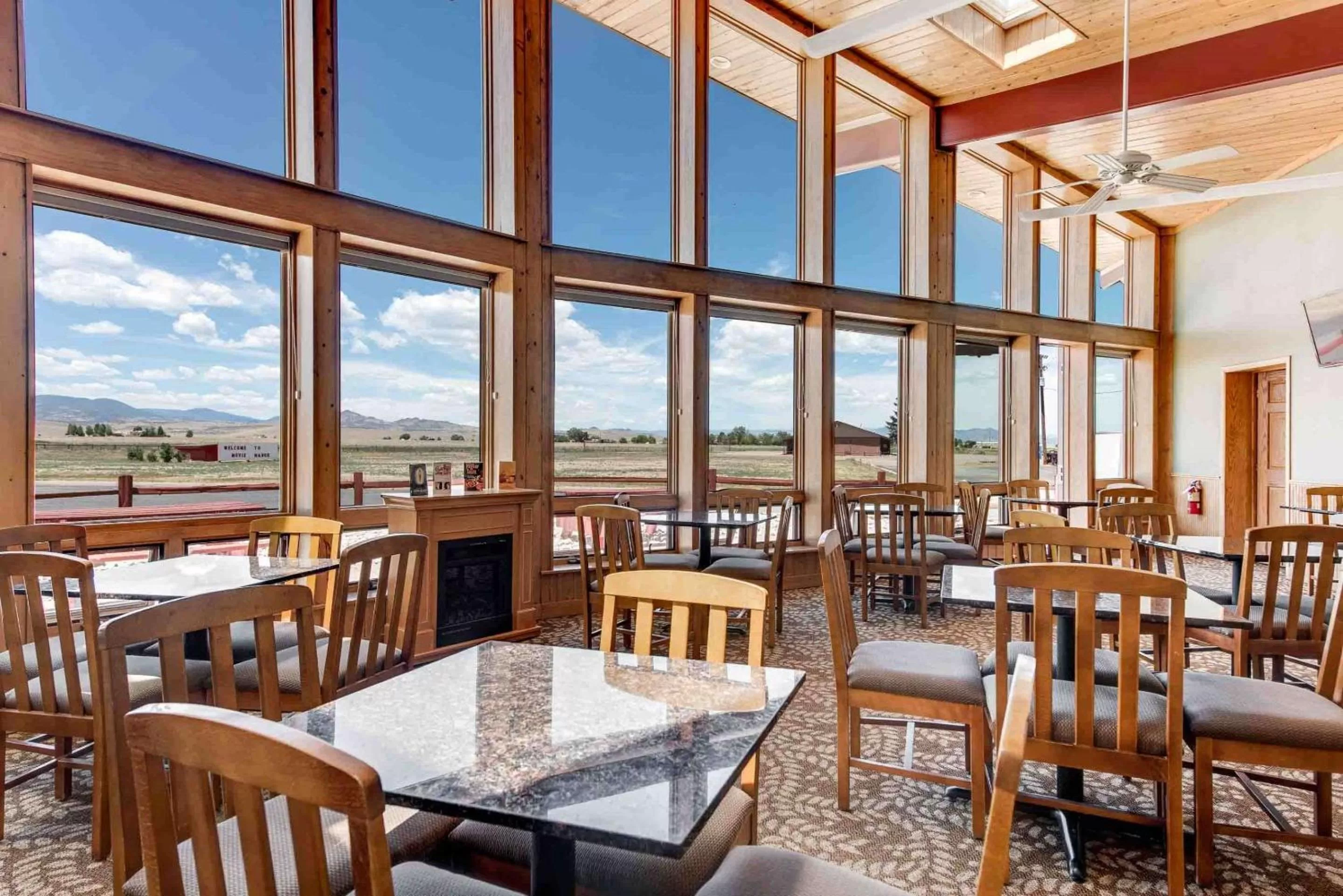 Breakfast in Best Western Movie Manor