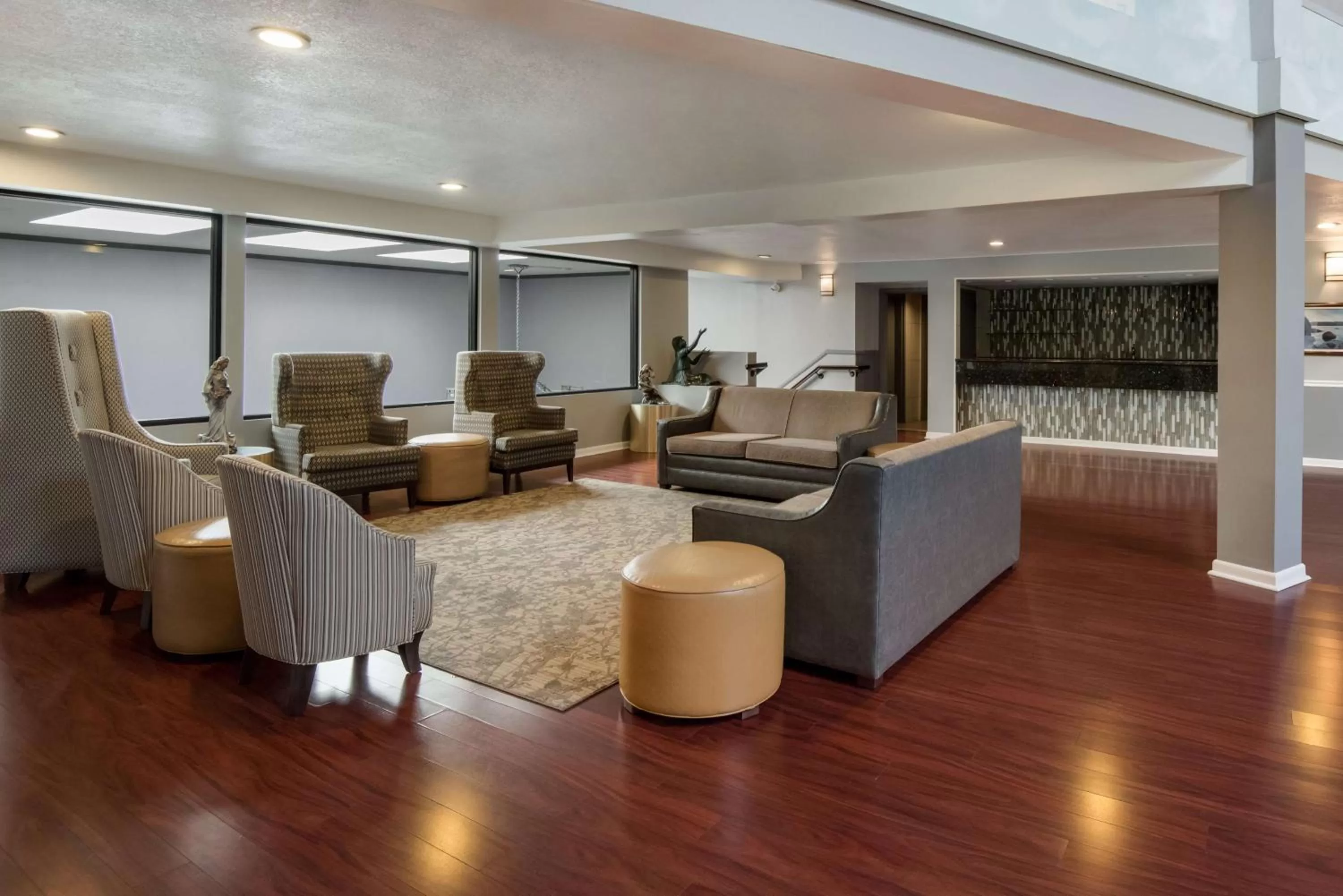 Seating area in SureStay Plus Hotel by Best Western Reno Airport