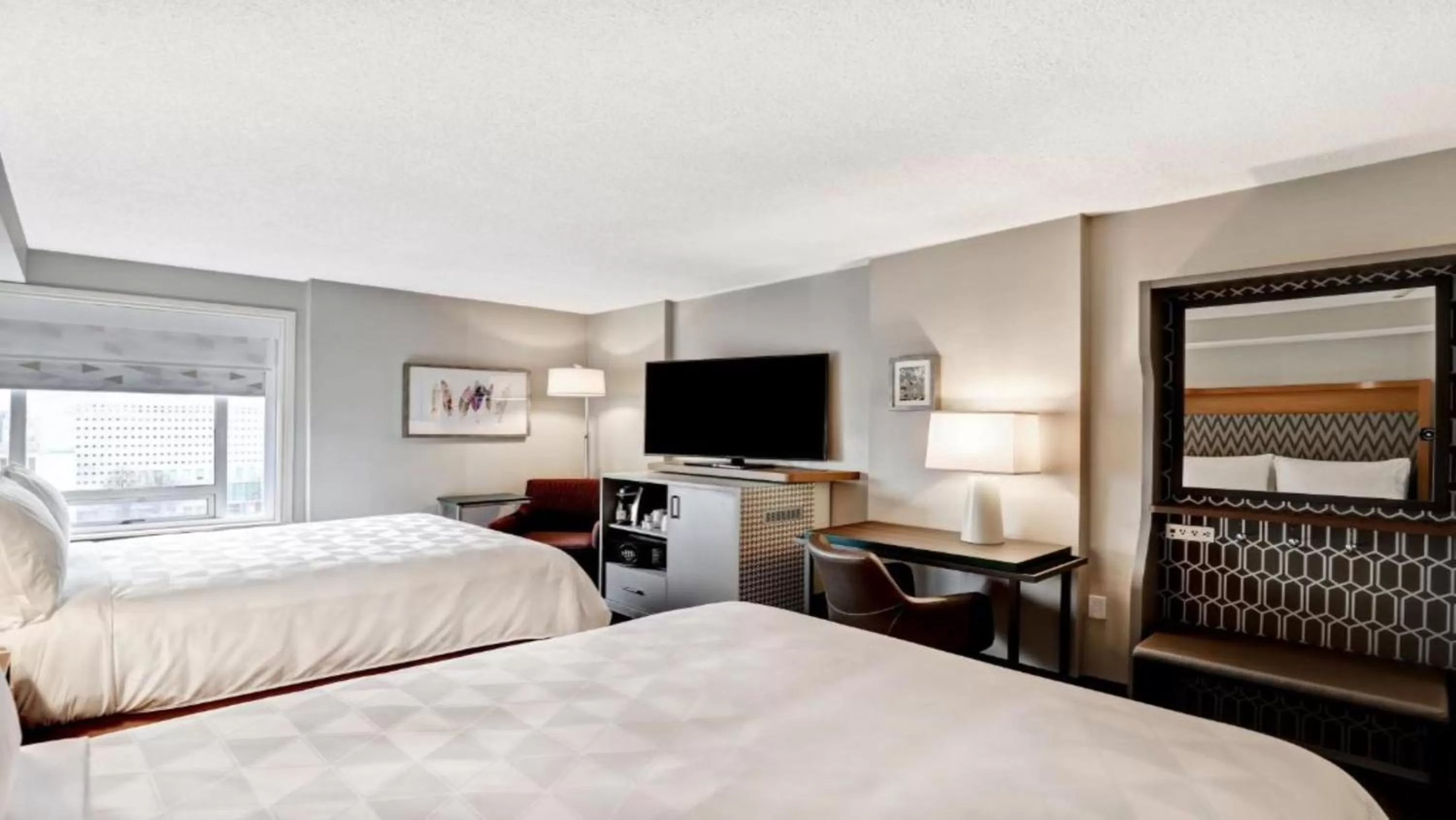 Guests, Bed in Holiday Inn - Ottawa Dwtn - Parliament Hill by IHG