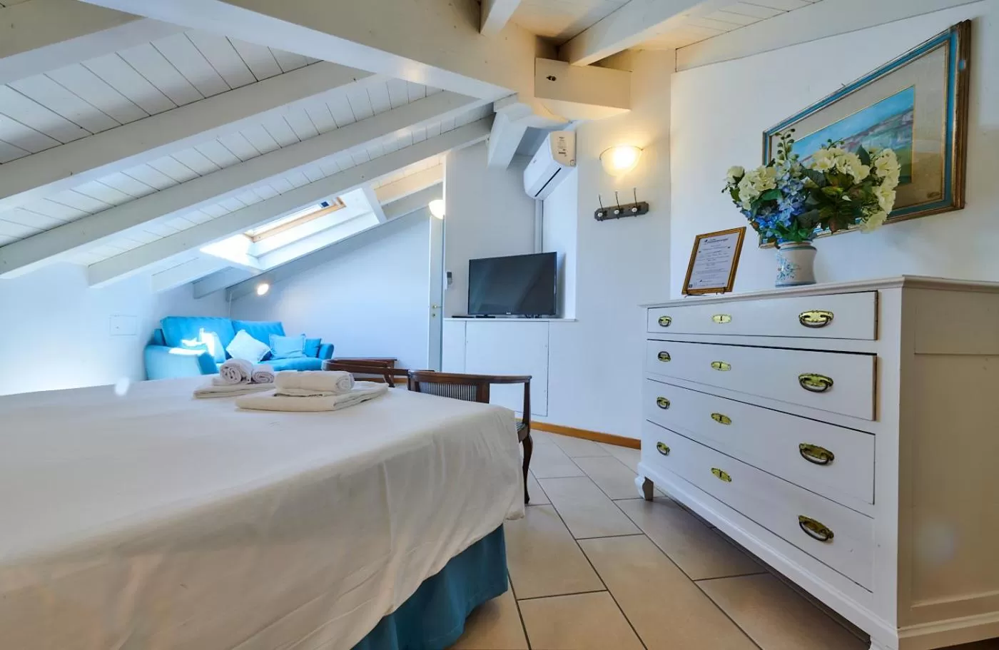 TV and multimedia, Bed in Villa Annamaria B&B