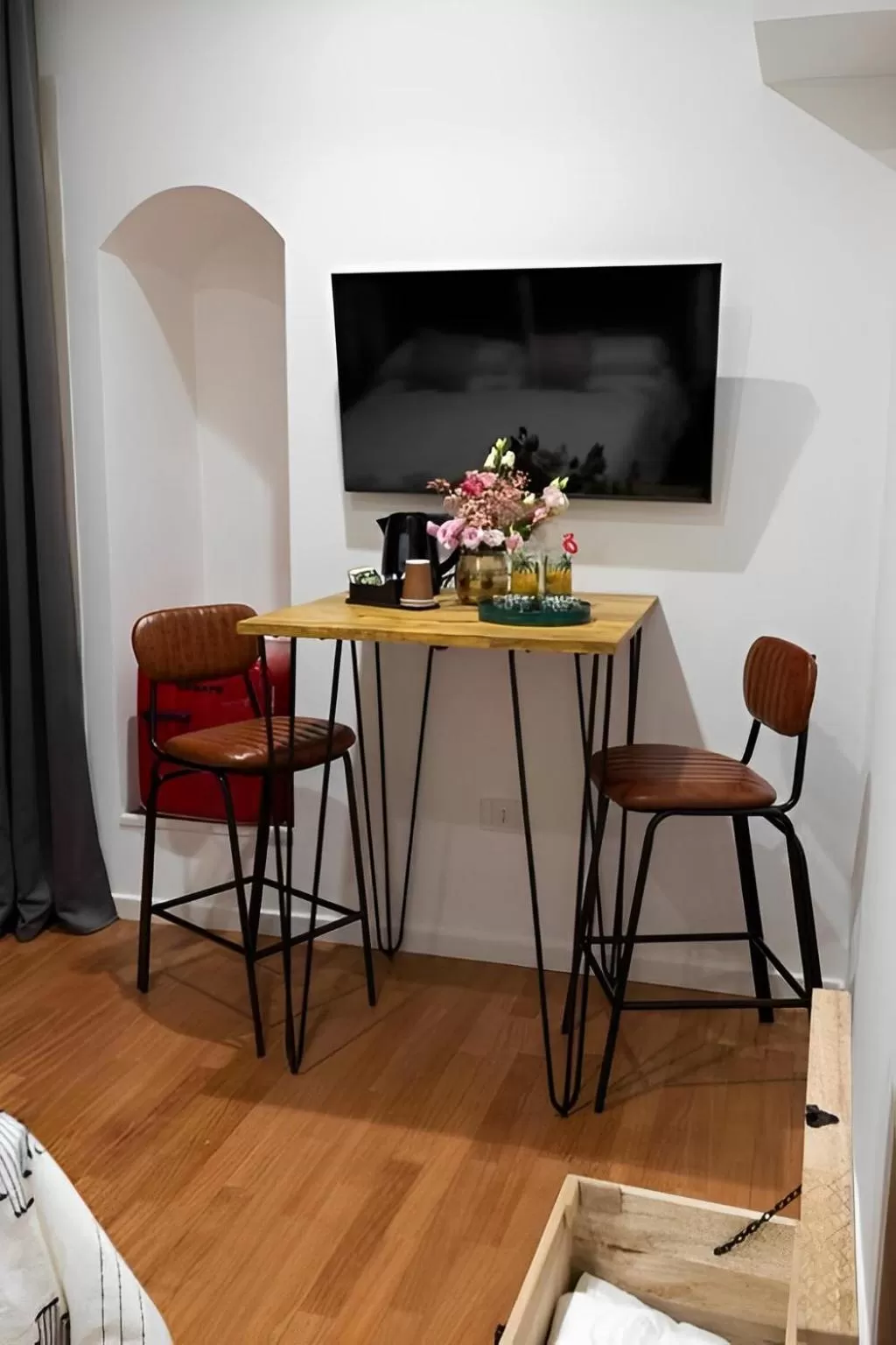 Seating area, TV/Entertainment Center in MareLuna Rooms