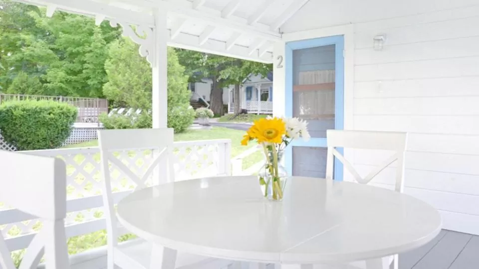 Quadruple Room in 2 River Road Inn Cottages