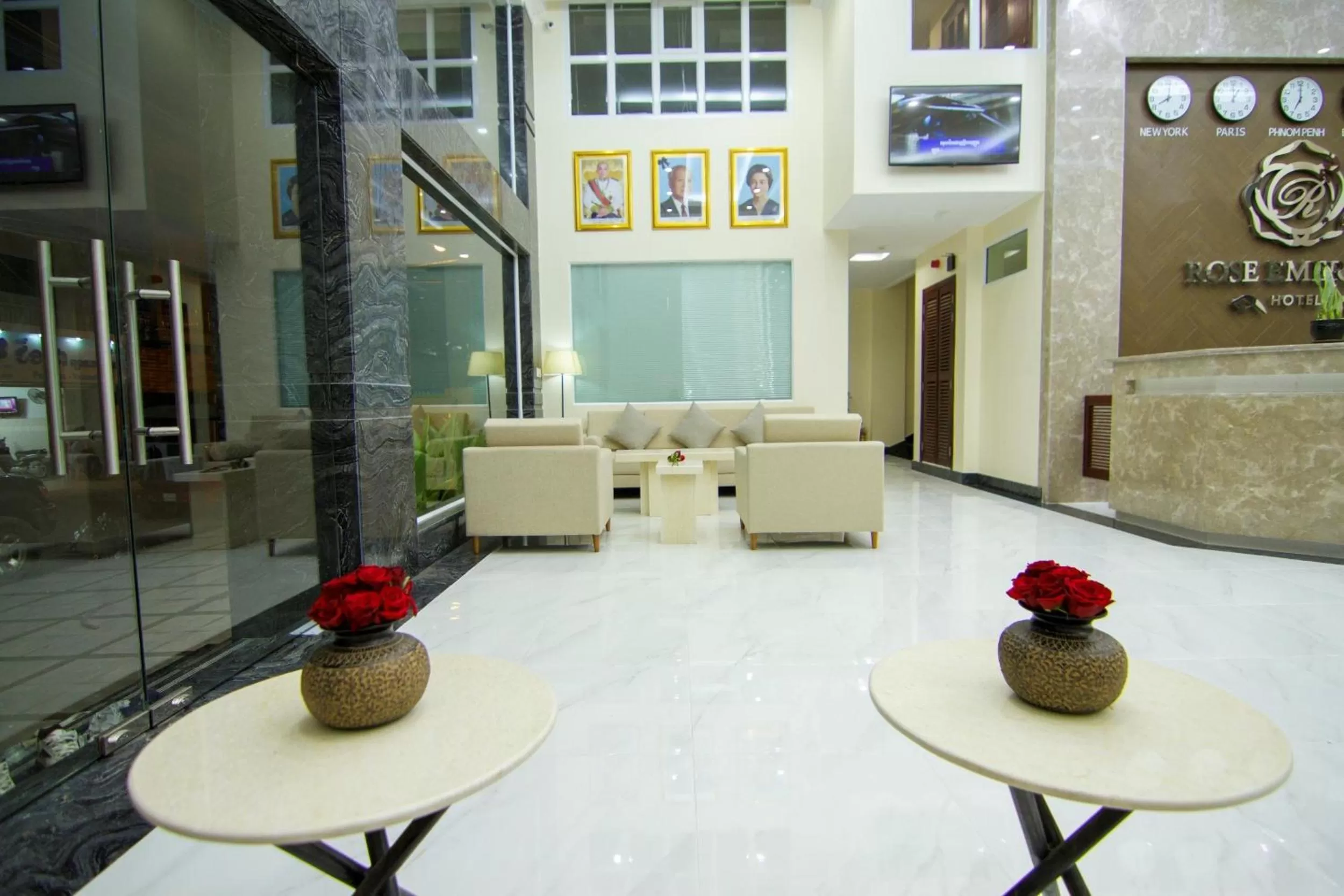 Communal lounge/ TV room in Rose Emerald Hotel