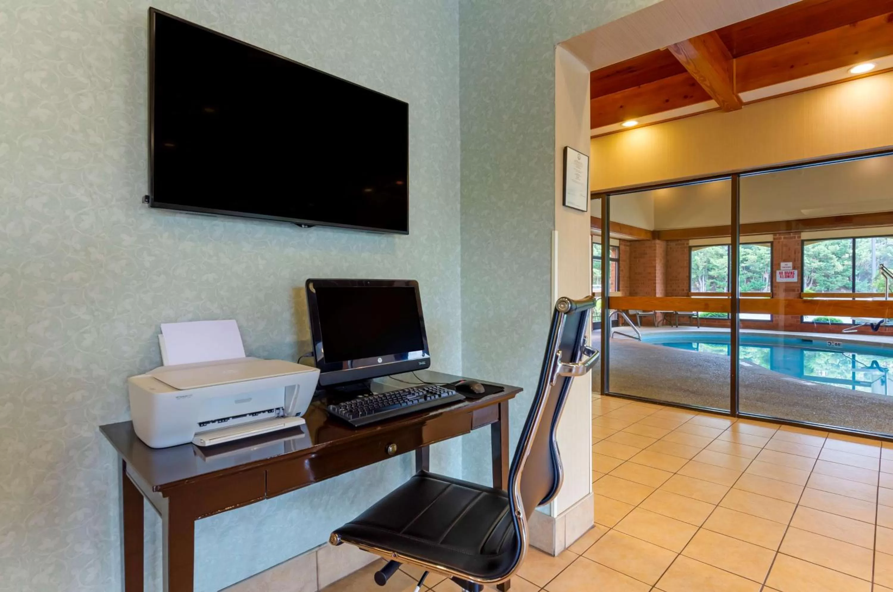 Business facilities in Staunton Inn