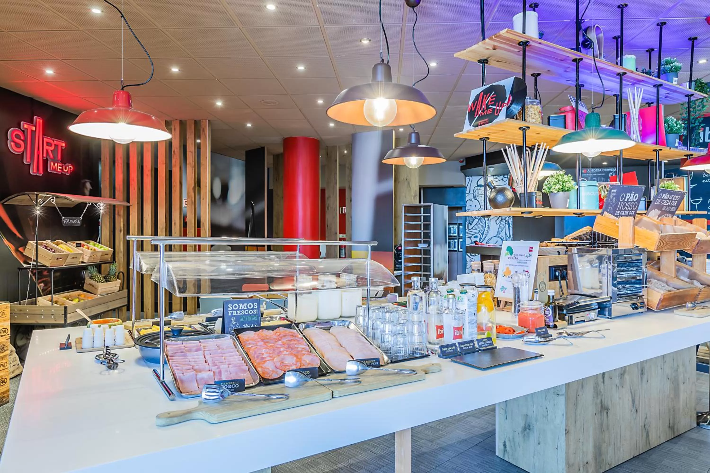 Restaurant/places to eat in Hotel ibis Porto Gaia