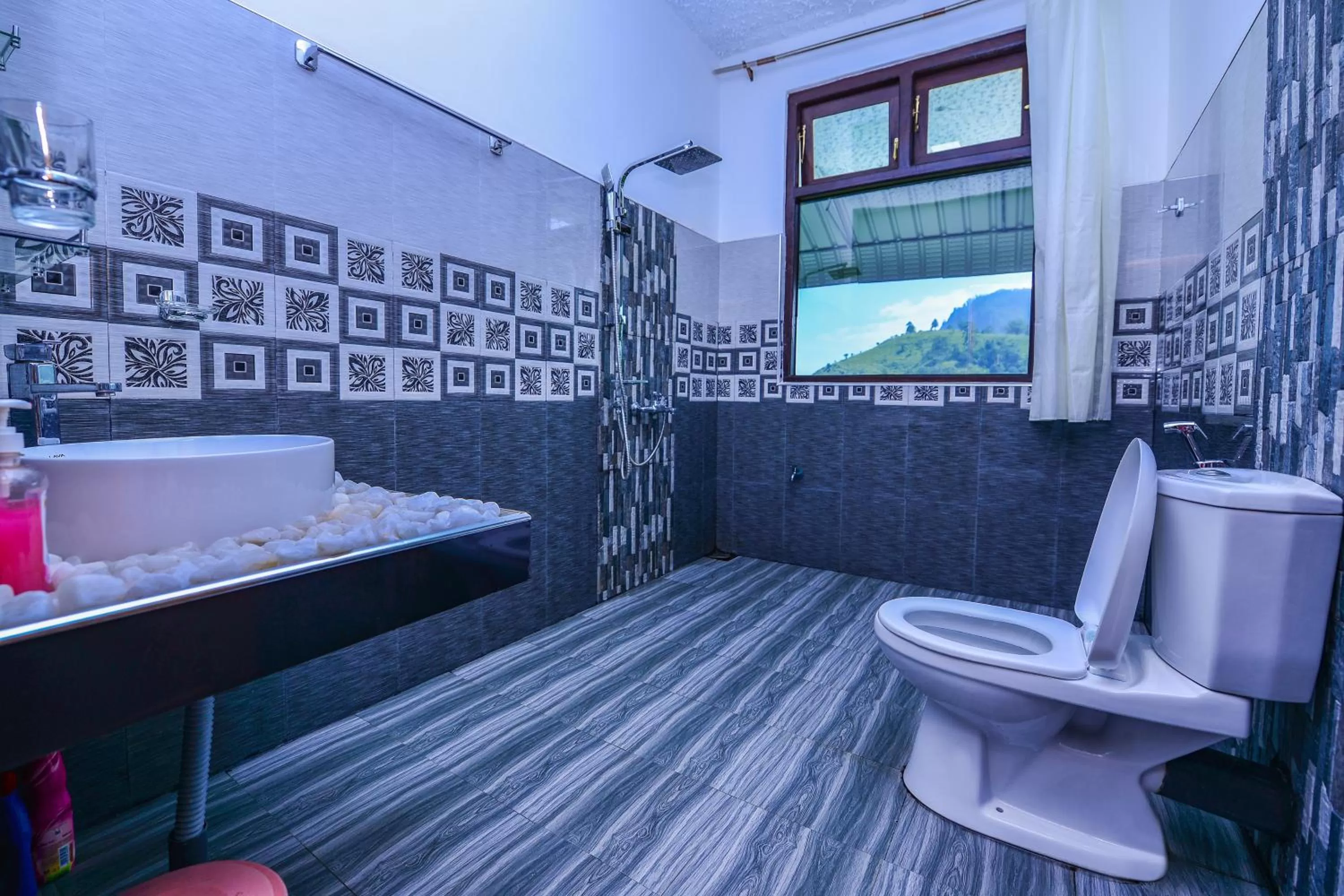 Bathroom in Dimuthu Home Stay