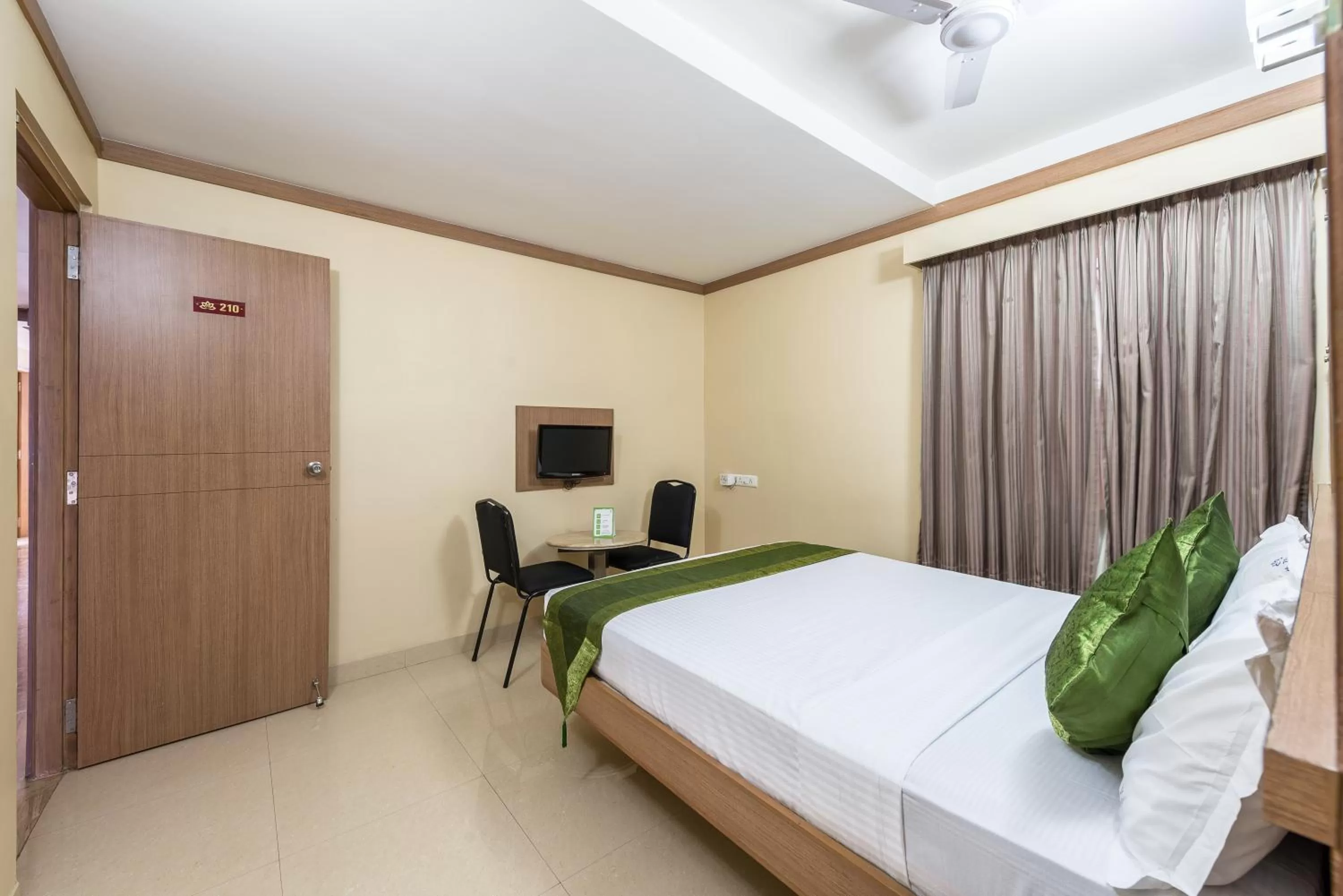 TV and multimedia, Bed in Treebo ESS Grande