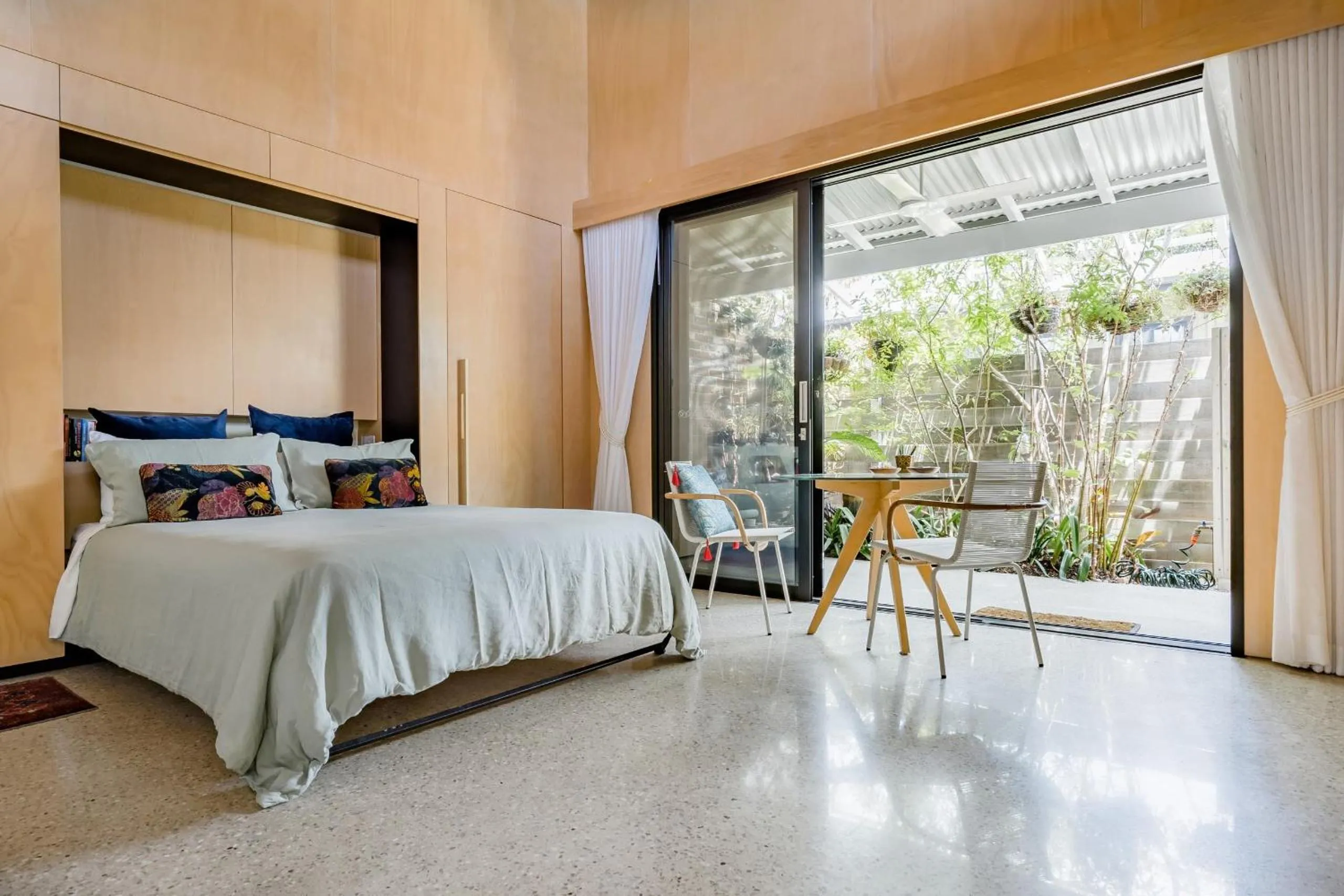 Photo of the whole room, Bed in Buhwi Bira Byron Bay - Studio