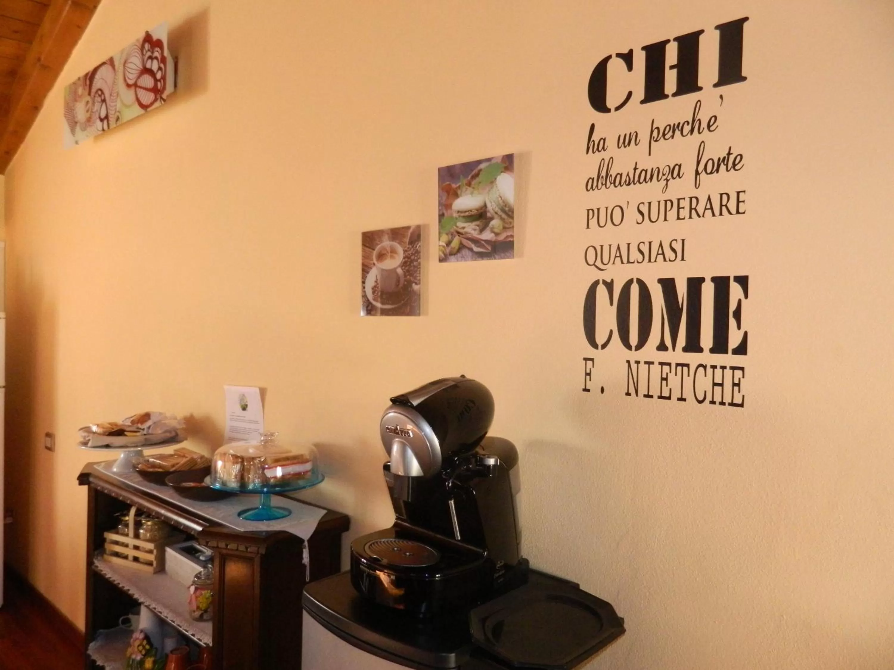 Communal lounge/ TV room in B&B Amici del Colle