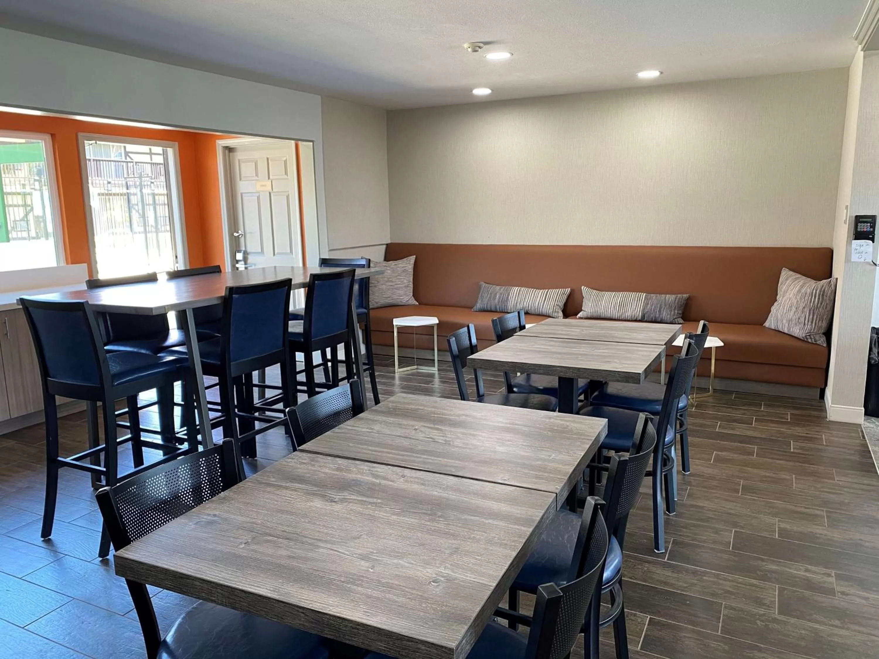 Restaurant/places to eat in Best Western Andersen's Inn