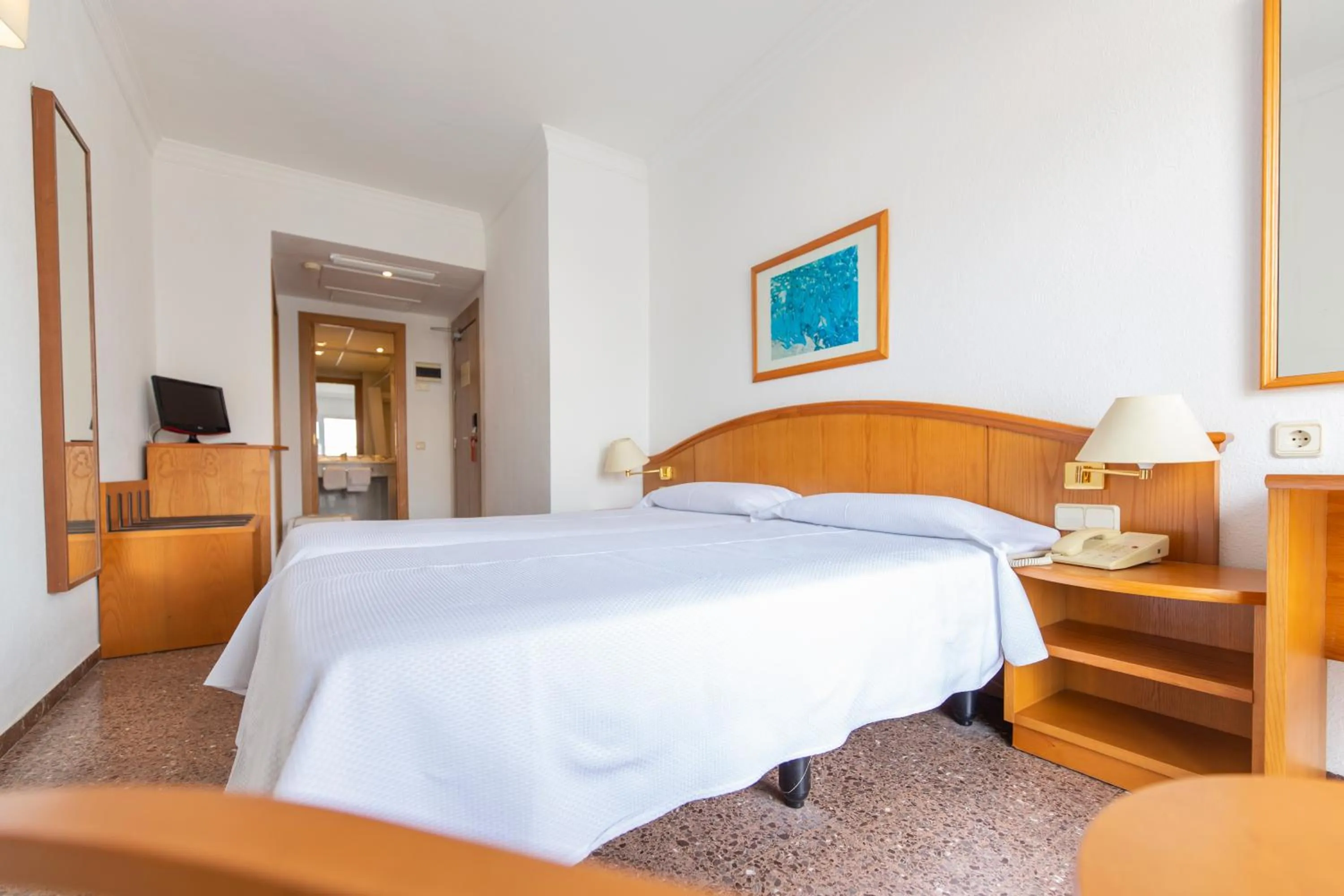 Photo of the whole room, Bed in Hotel Ramblamar