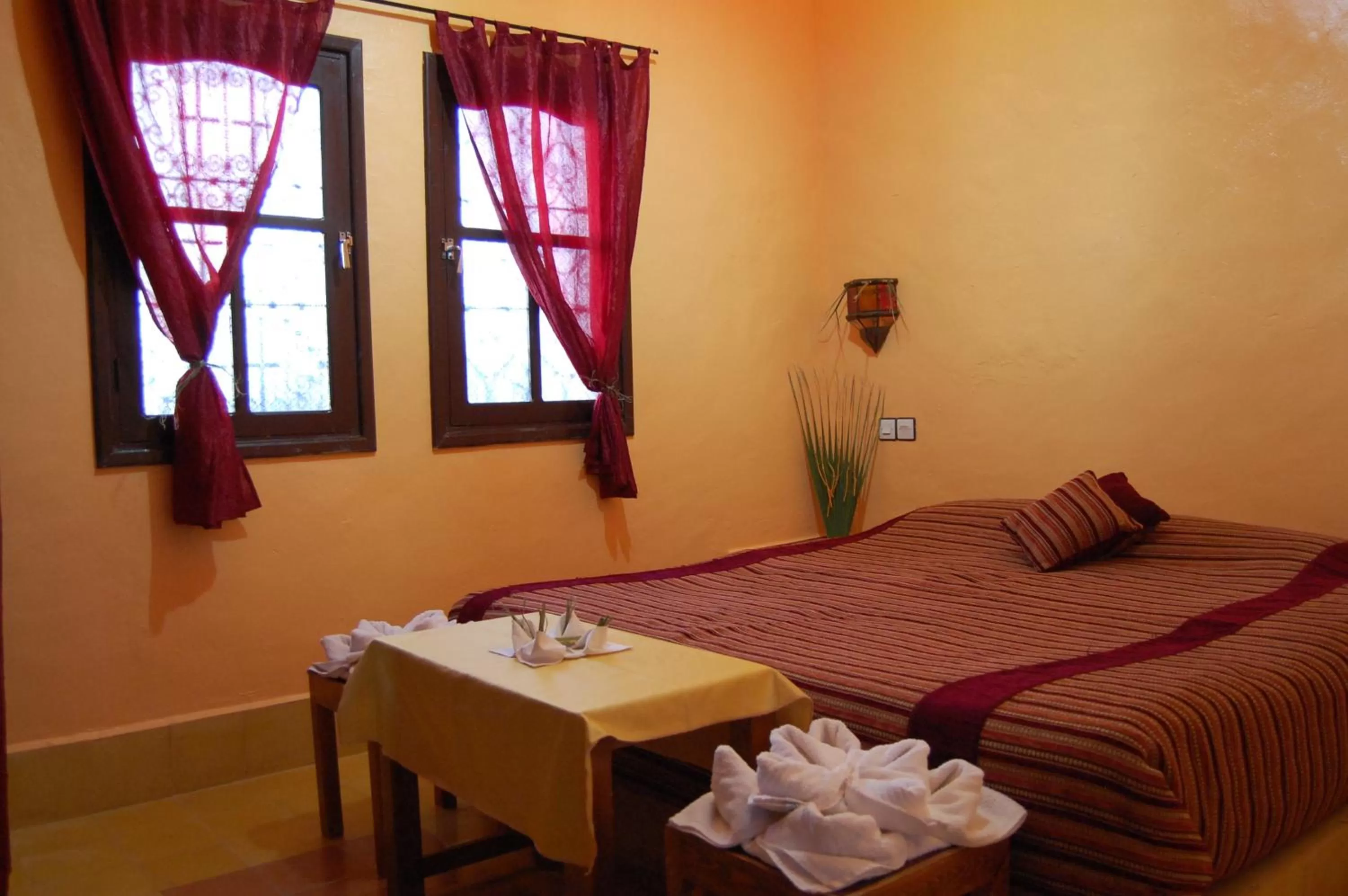 Bedroom, Bed in Auberge Tinit