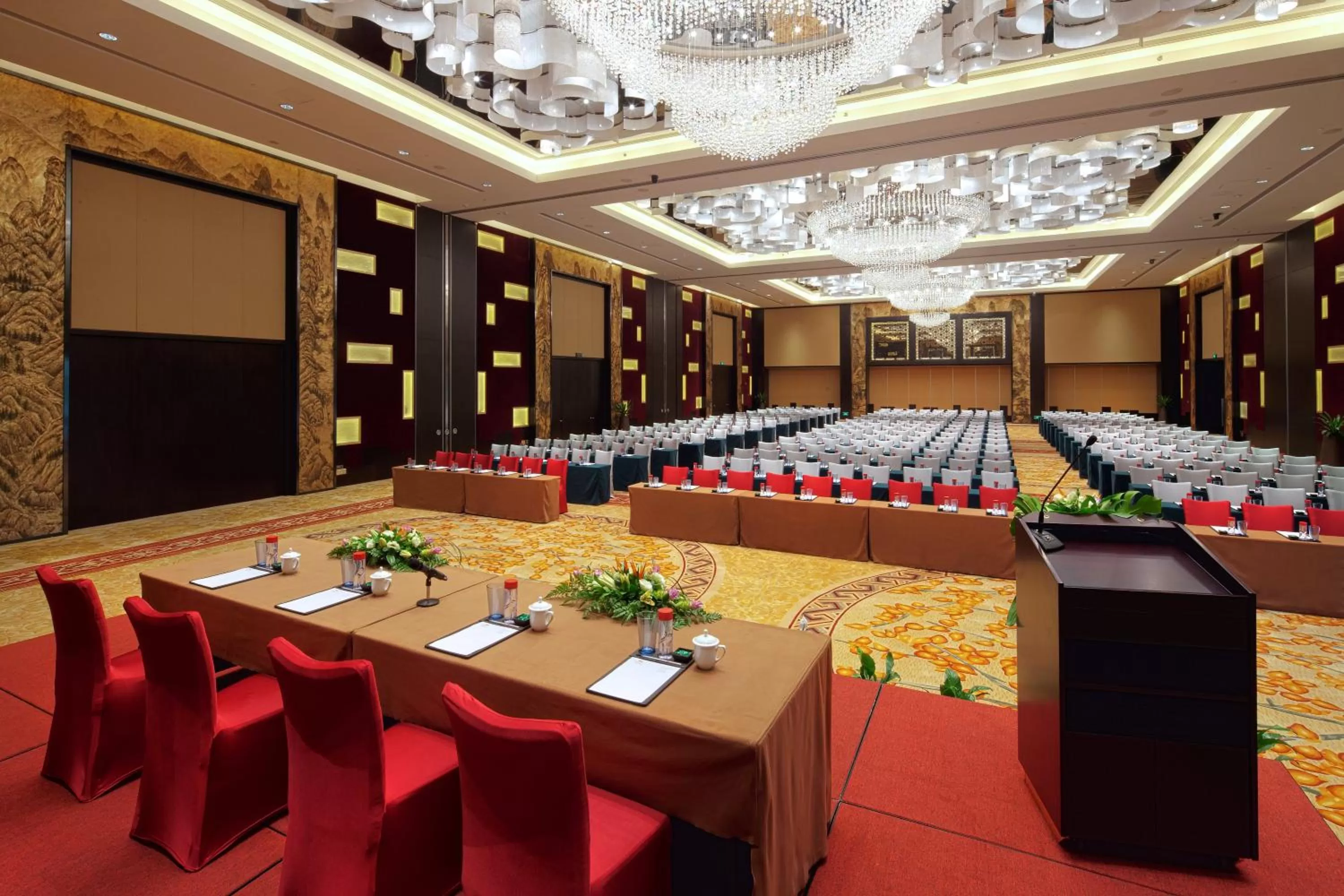 Restaurant/places to eat in Crowne Plaza Guangzhou Huadu by IHG