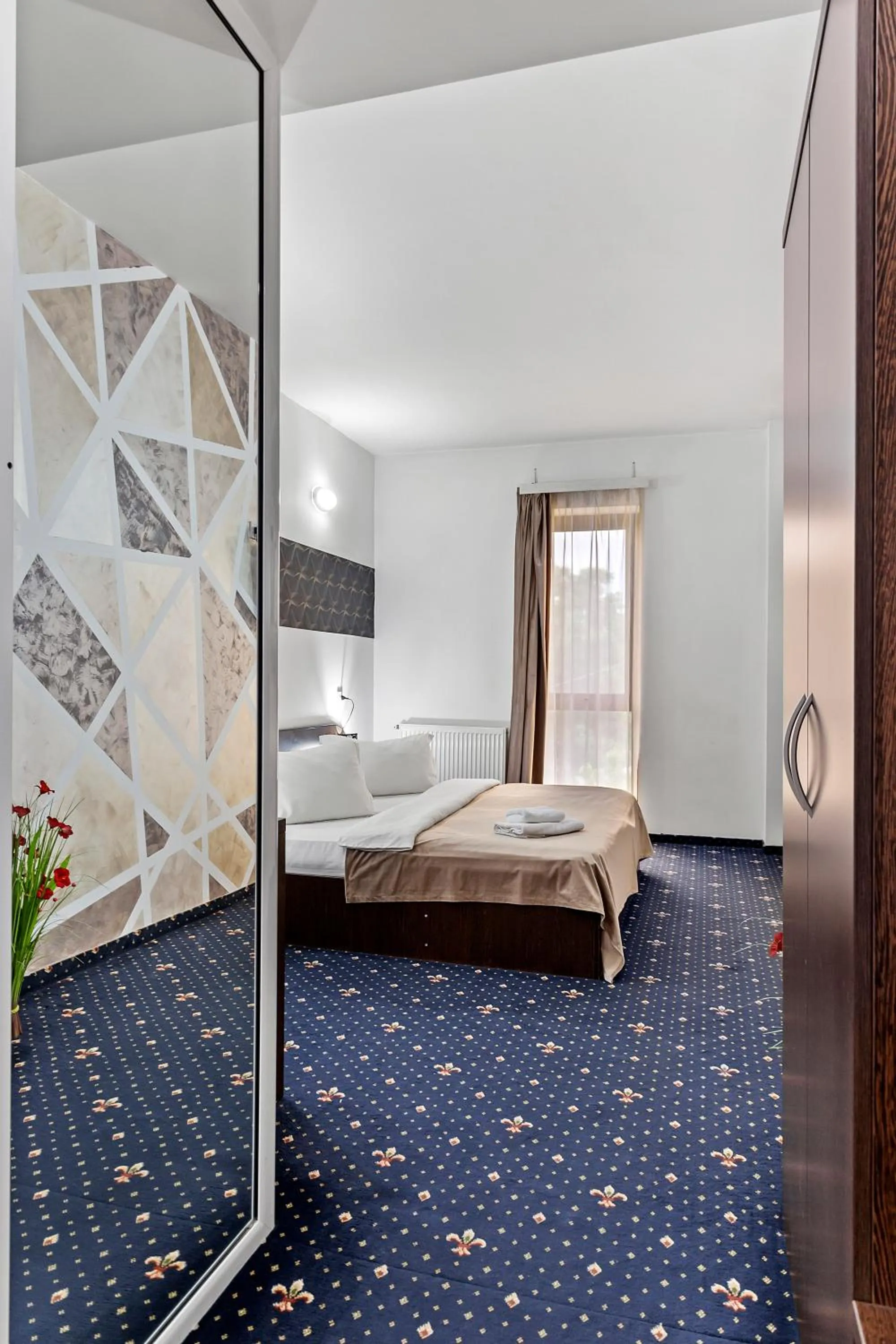 Bed in Hotel Charter Otopeni