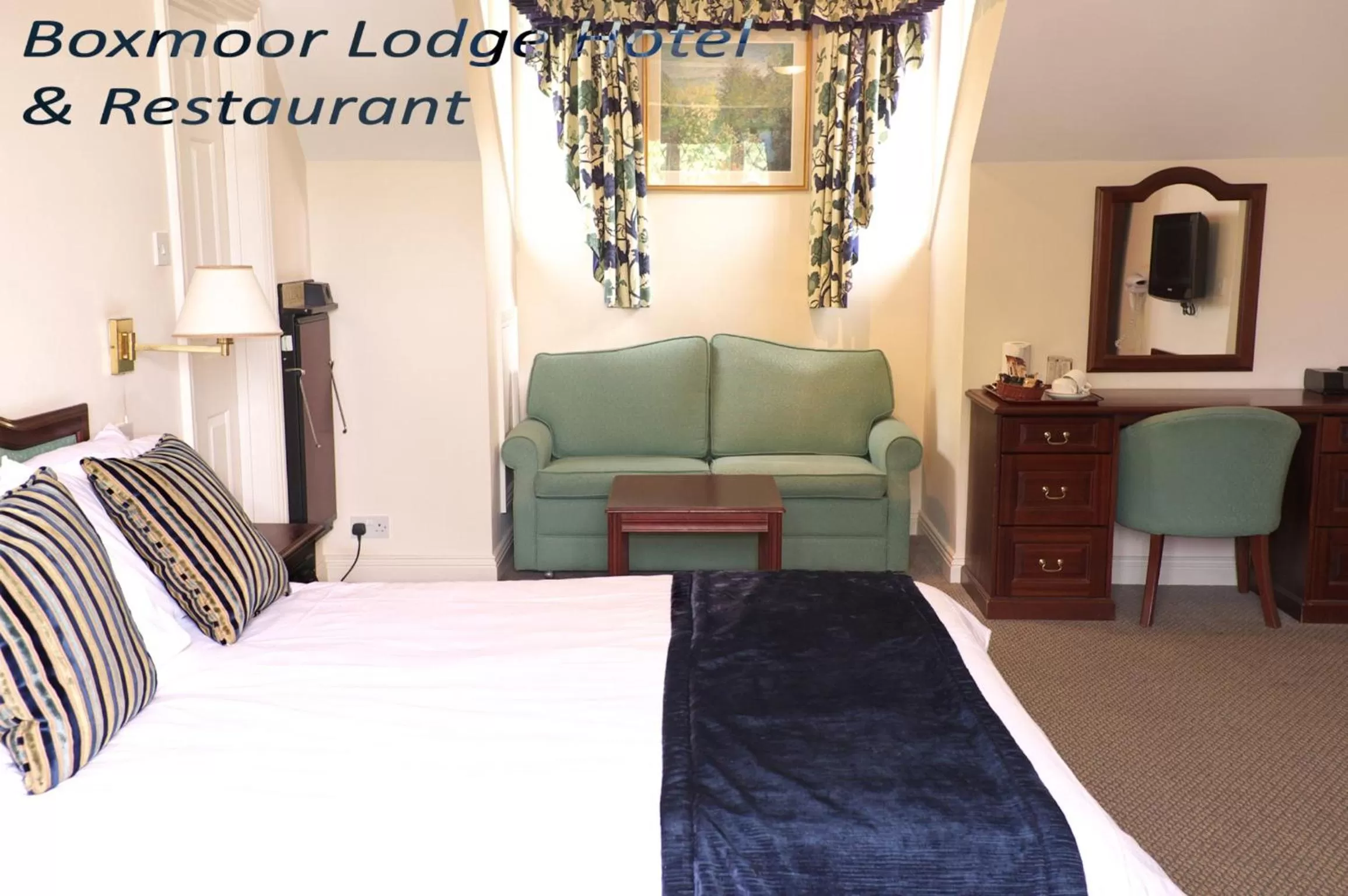 Photo of the whole room, Bed in Boxmoor Lodge Hotel