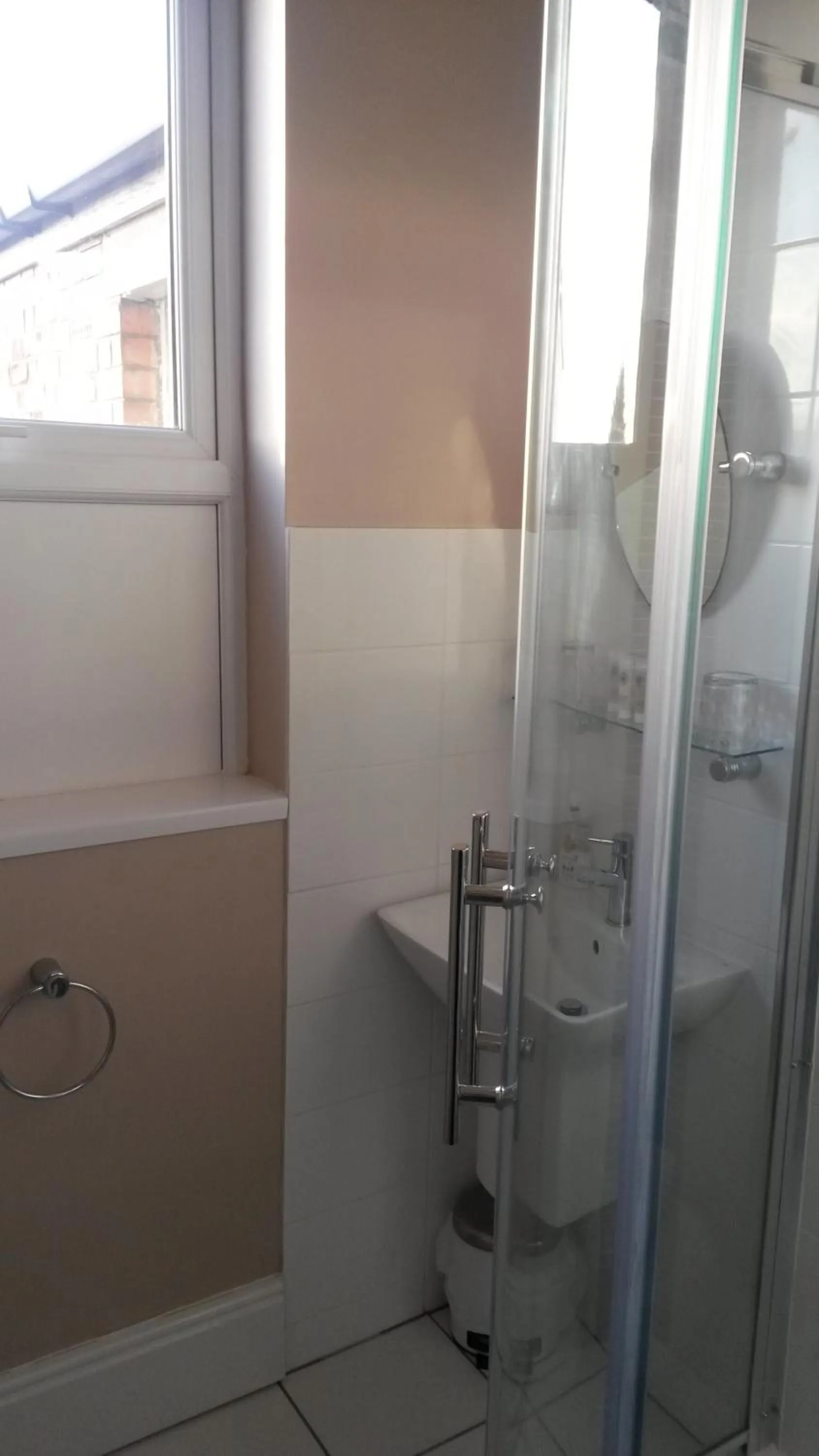 Bathroom in The Avenue Hotel