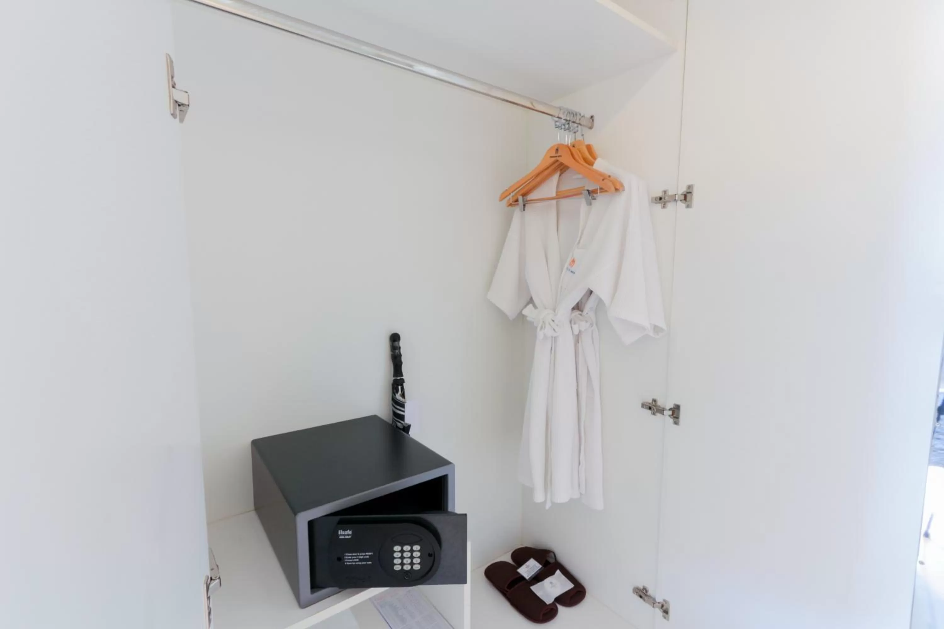 Area and facilities in Mandarin Hotel Managed by Centre Point