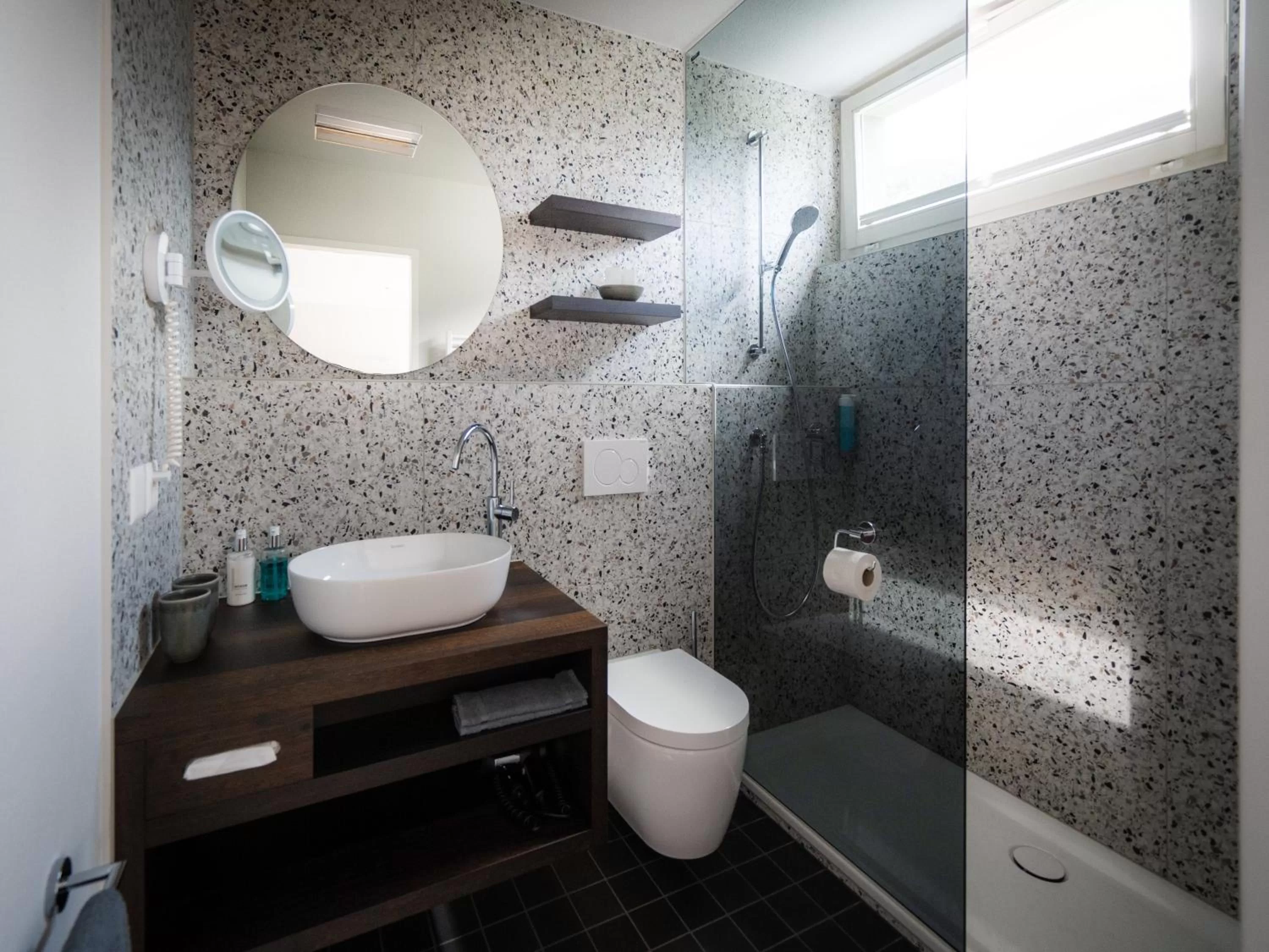 Shower in Victoria - Alpine Boutique Hotel & Fine Dining