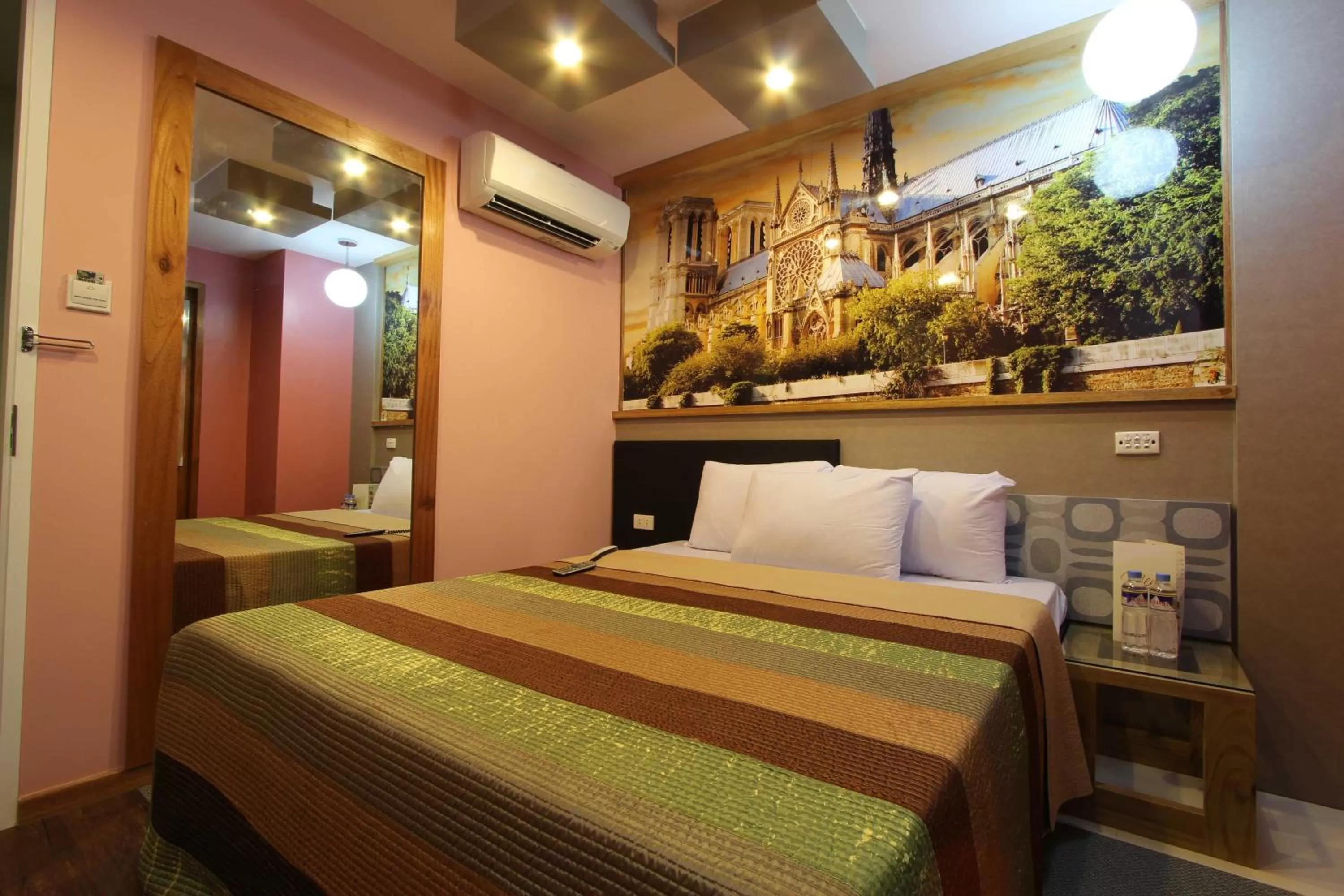 Bed in Eurotel Angeles