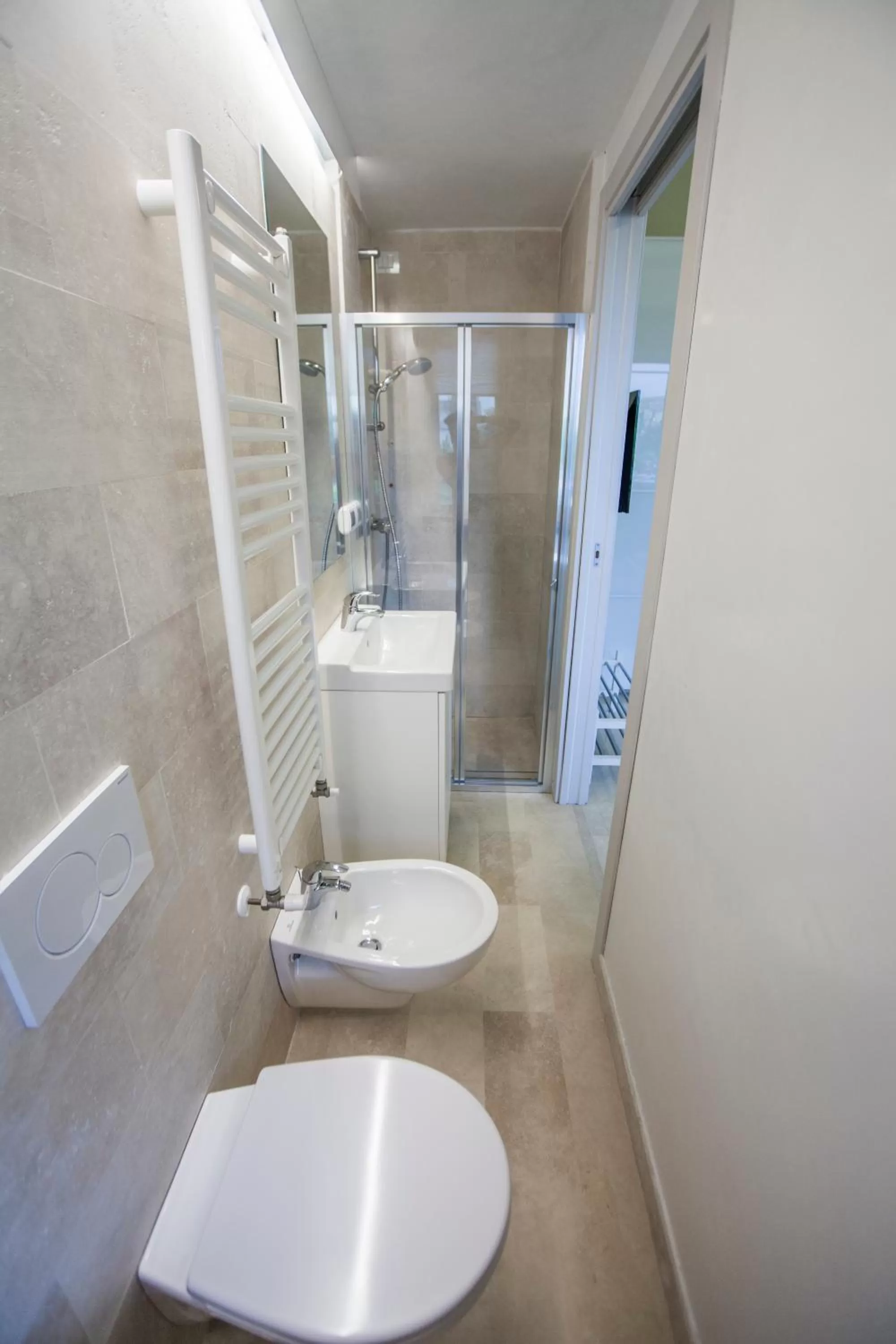 Shower in B&B Tufilla