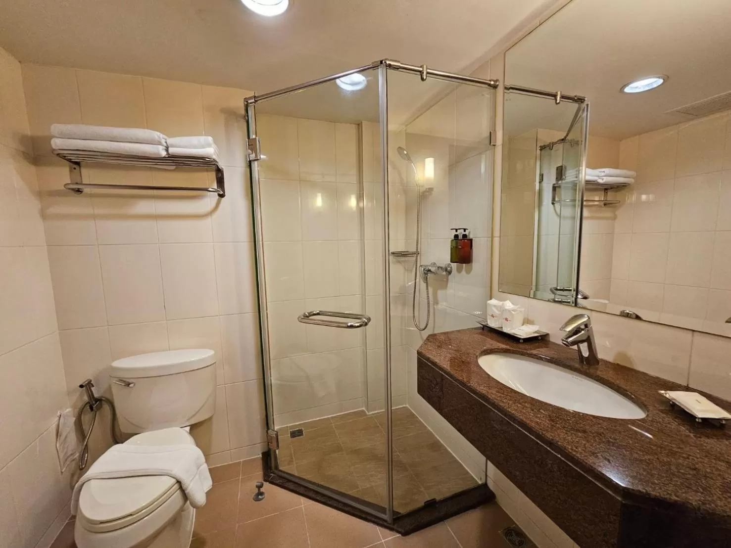 Bathroom in Dynasty Inn