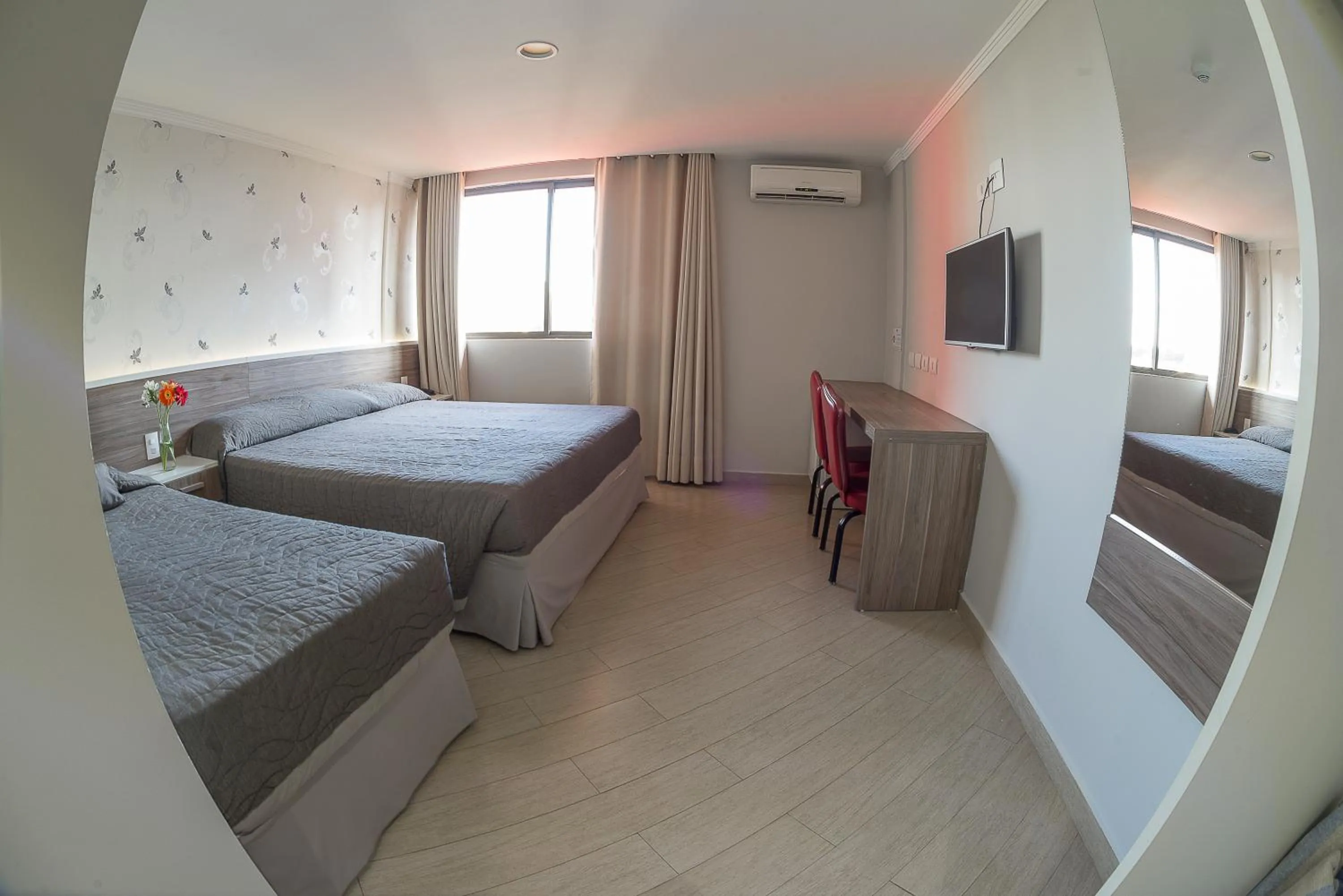 Bedroom, Bed in Foz Plaza Hotel