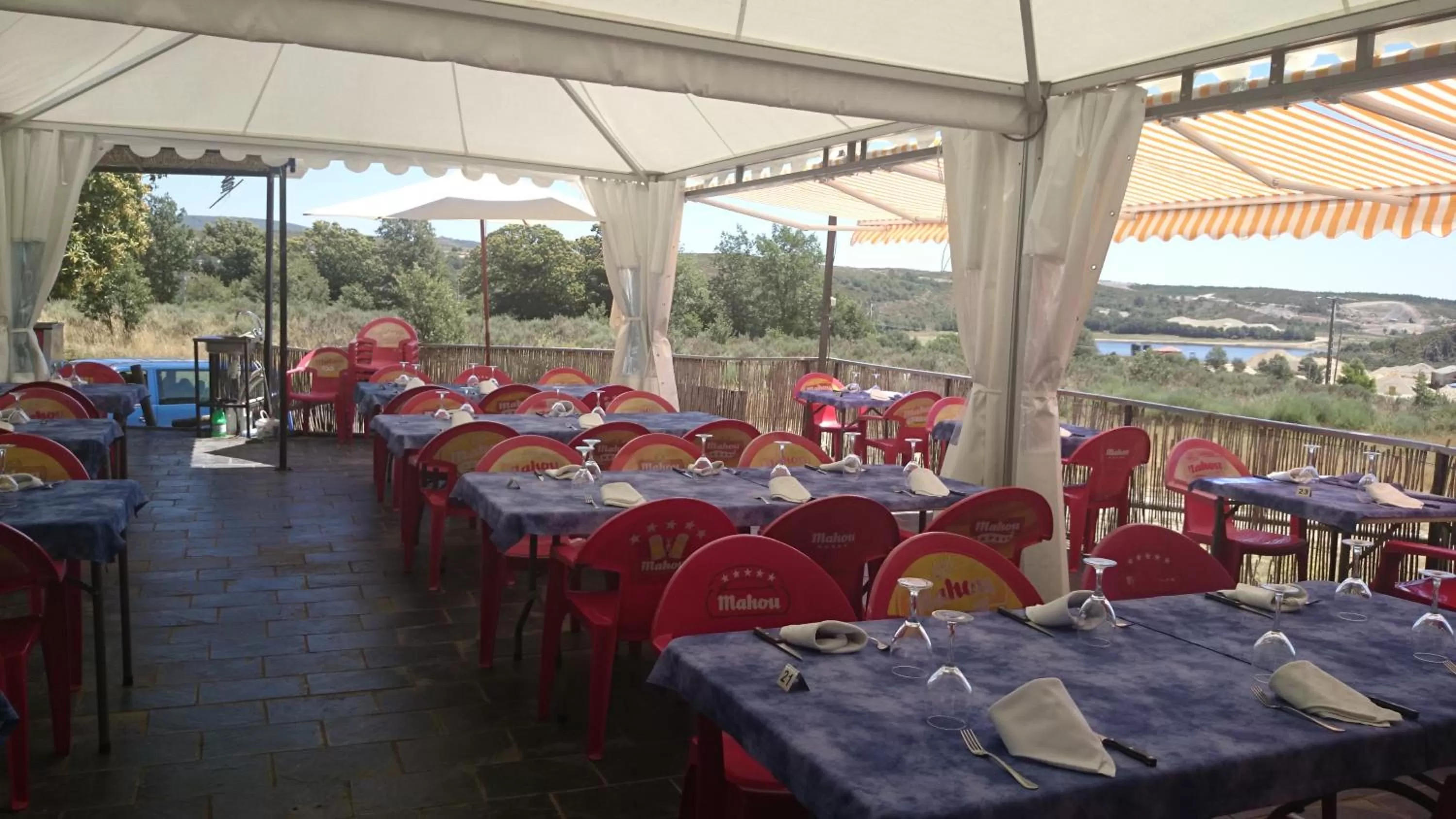 Restaurant/places to eat in Tierra De Lobos