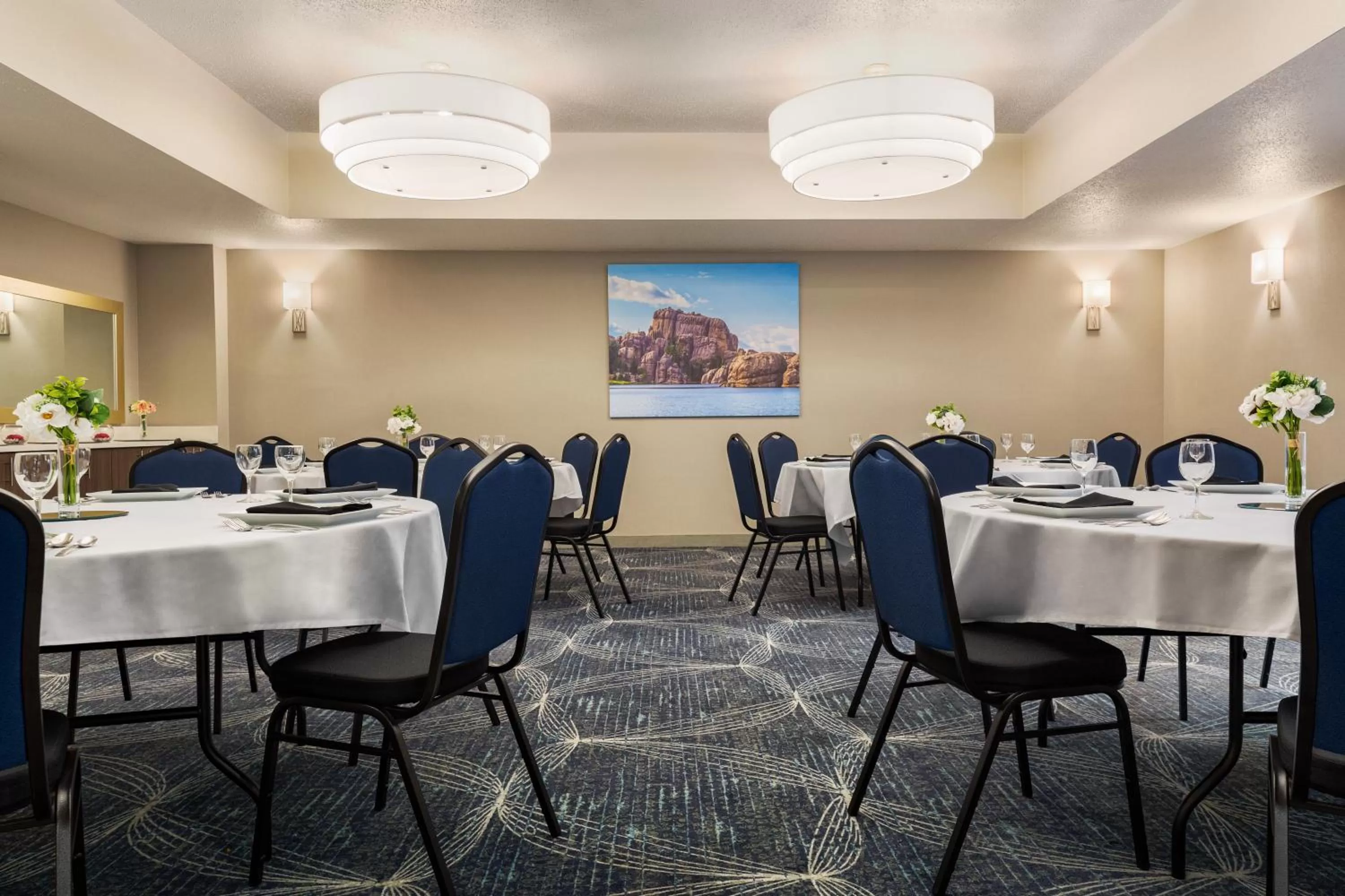 Meeting/conference room in La Quinta Inn and Suites by Wyndham at WaTiki Waterpark
